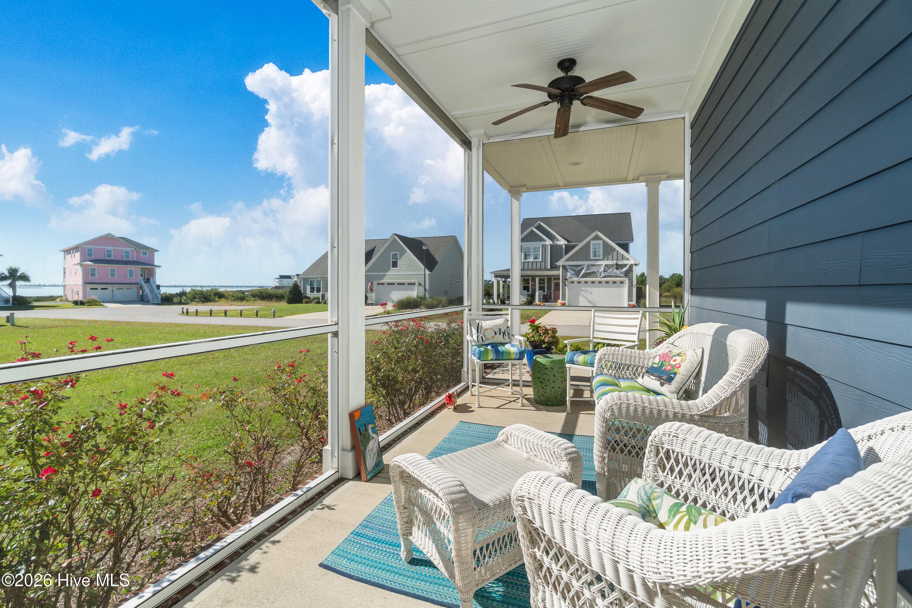 Screened-in side porch - 603 Trawler Place, Newport, NC 28570, Newport