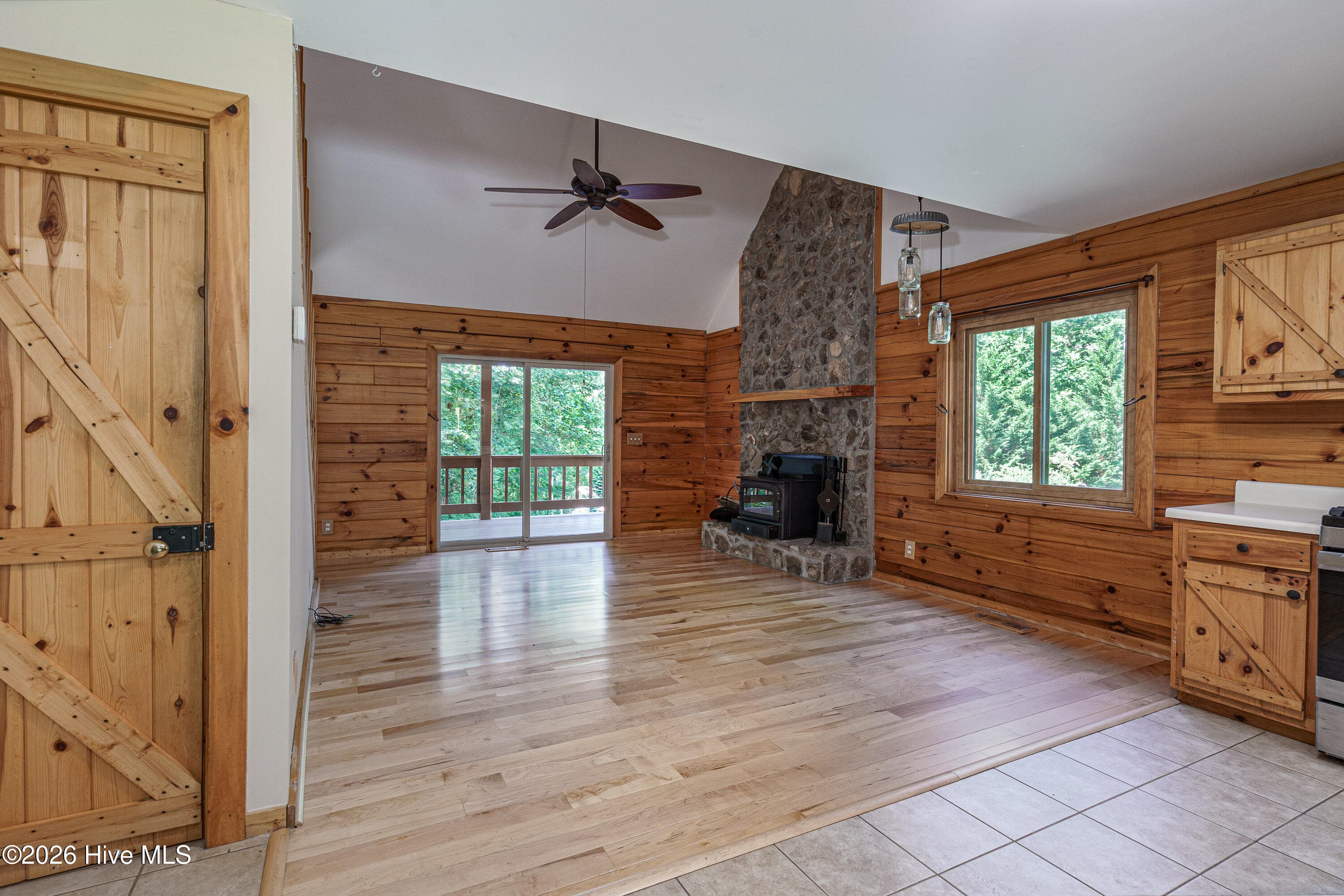 Single Family Residence at 44 Red Wolf Trail, Blairsville, GA 30512, photo 4 of 46