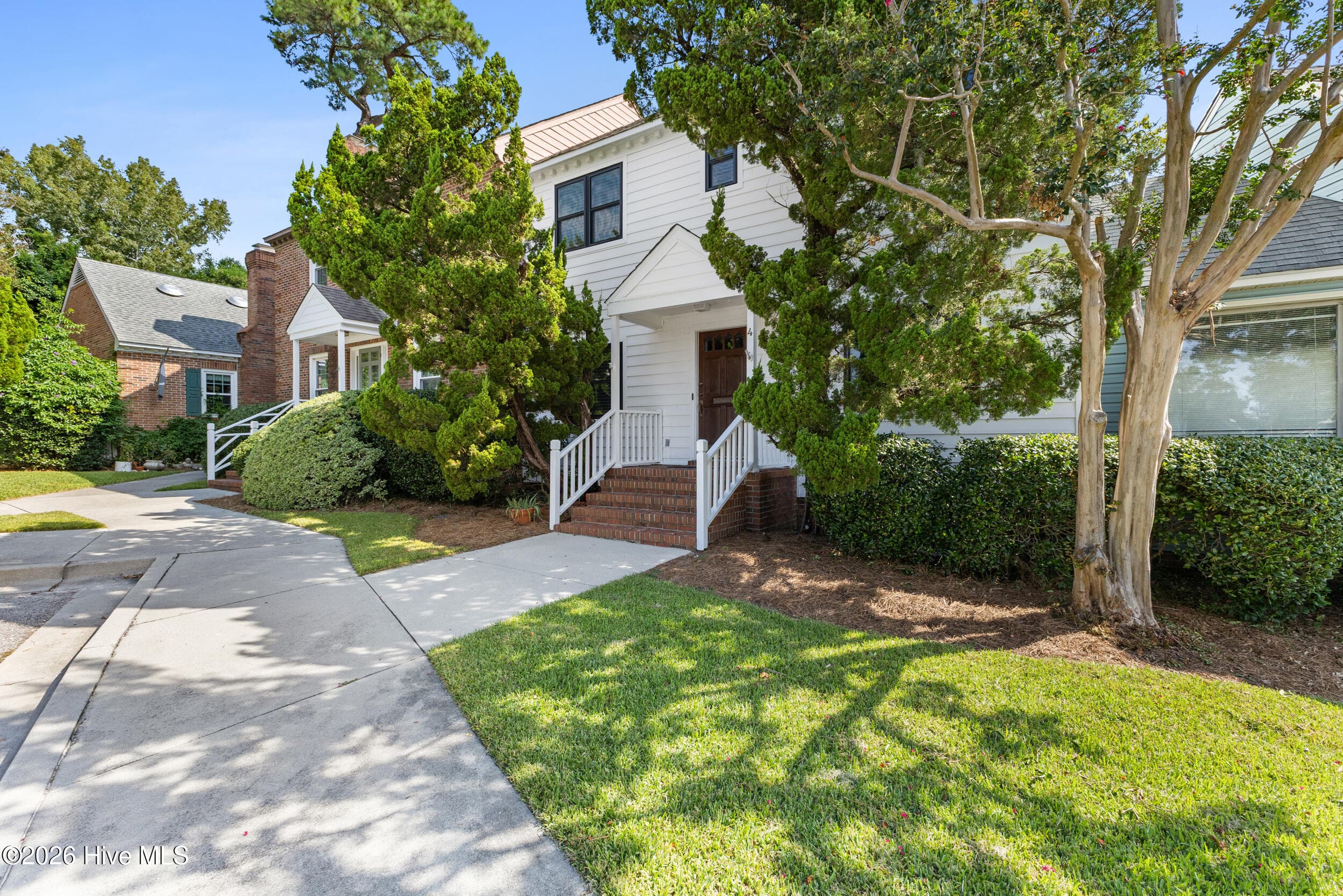 Townhouse at 4 St Marys Place, Wilmington, NC 28403, photo 3 of 33