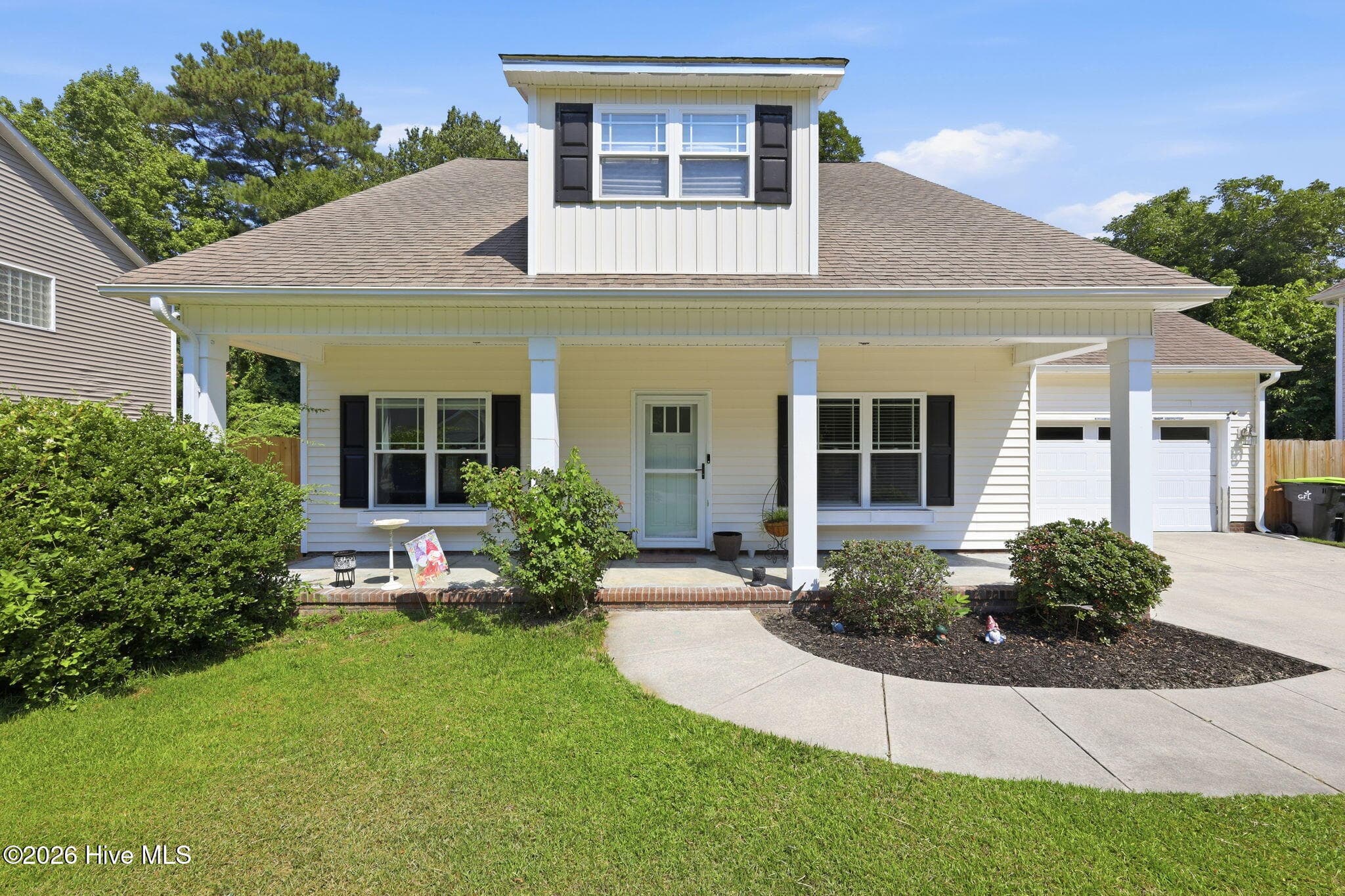 Single Family Residence at 402 Satterfield Drive, New Bern, NC 28560, photo 2 of 42