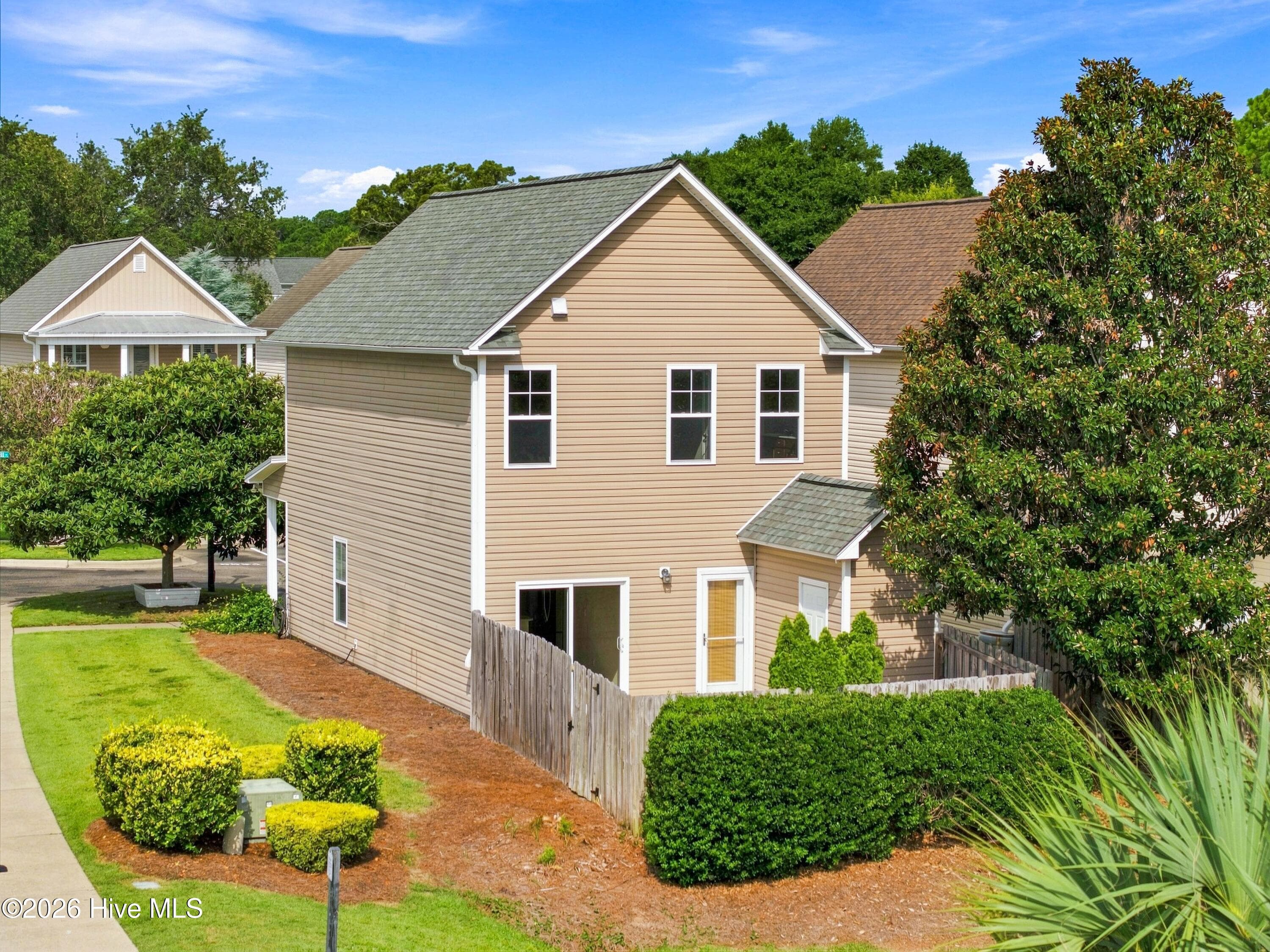 Single Family Residence at 8023 Sweetgrass Court, Wilmington, NC 28412, photo 28 of 33