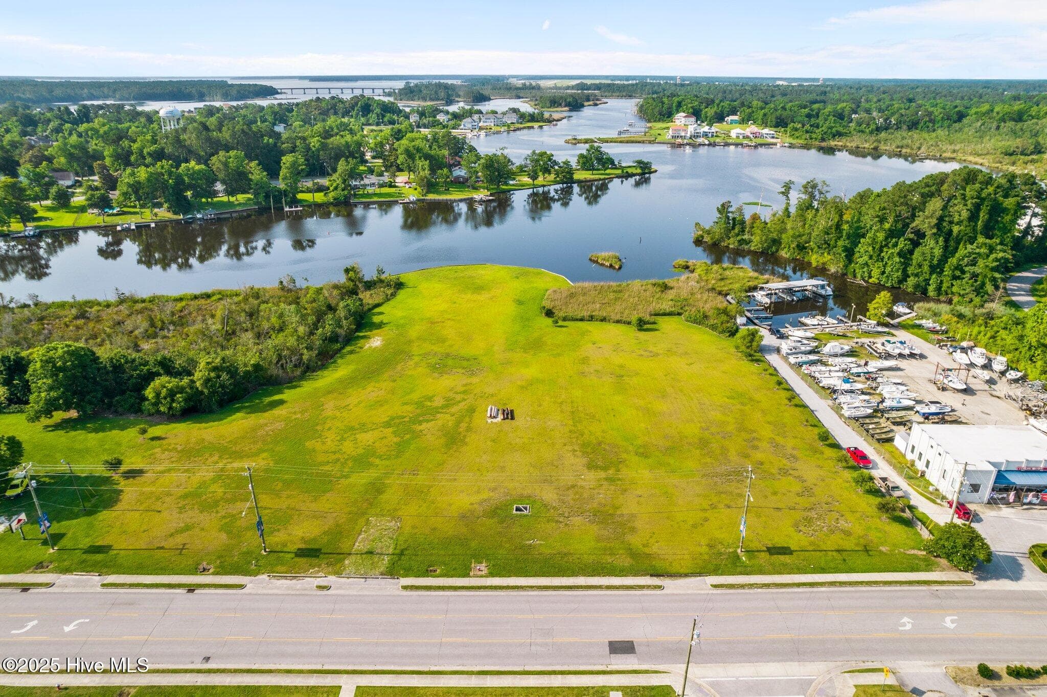 147 Old Bridge Street, Jacksonville, NC 28540