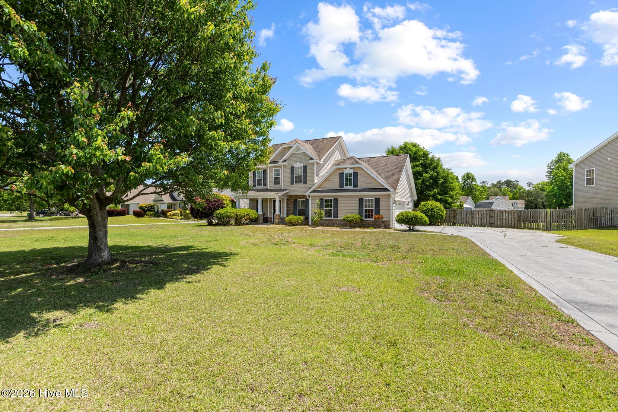 Single Family Residence at 208 Gelynda Court, Holly Ridge, NC 28445, photo 4 of 53