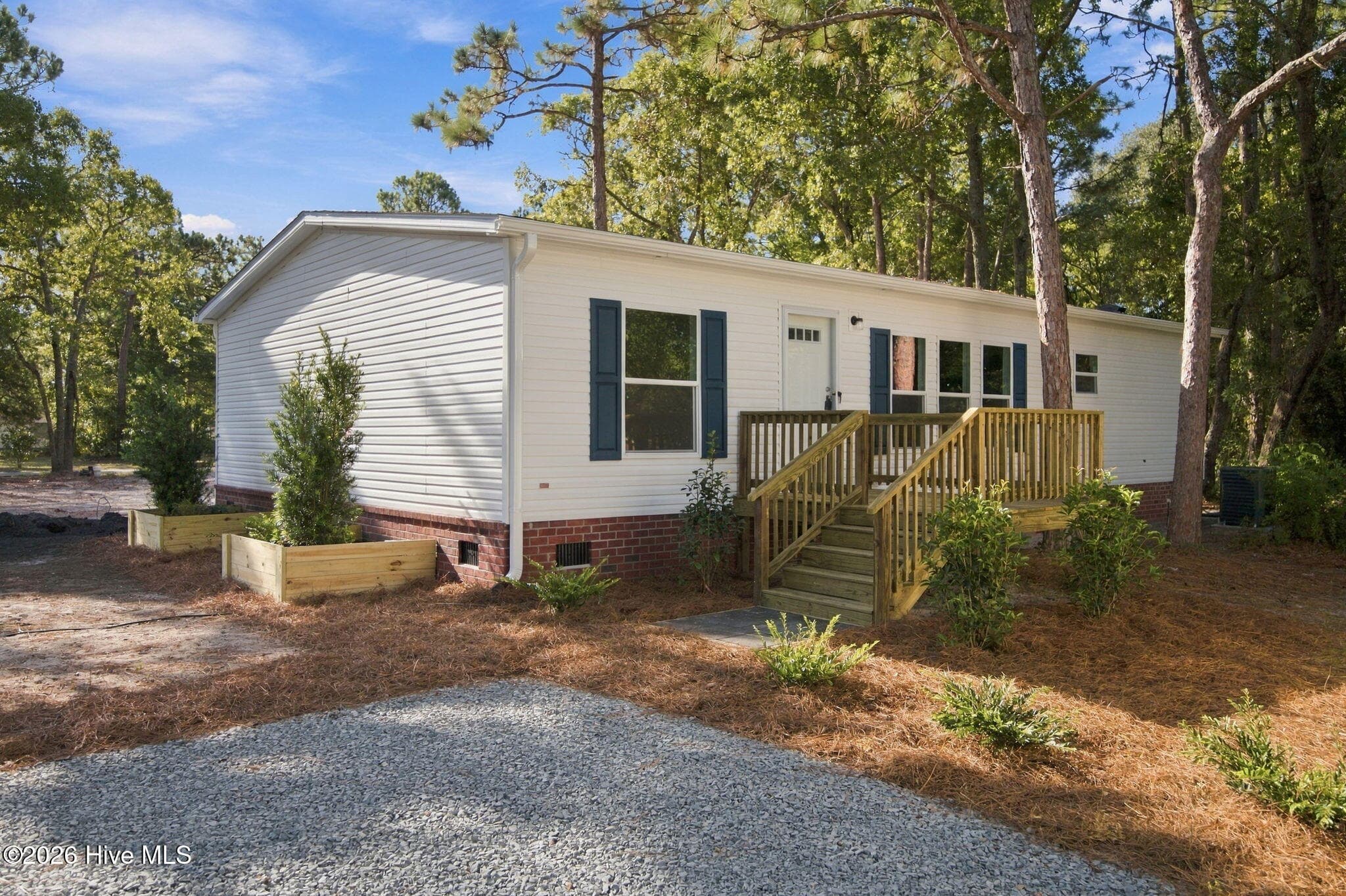 Manufactured Home at 209 Sycamore Road, Southport, NC 28461, photo 9 of 167