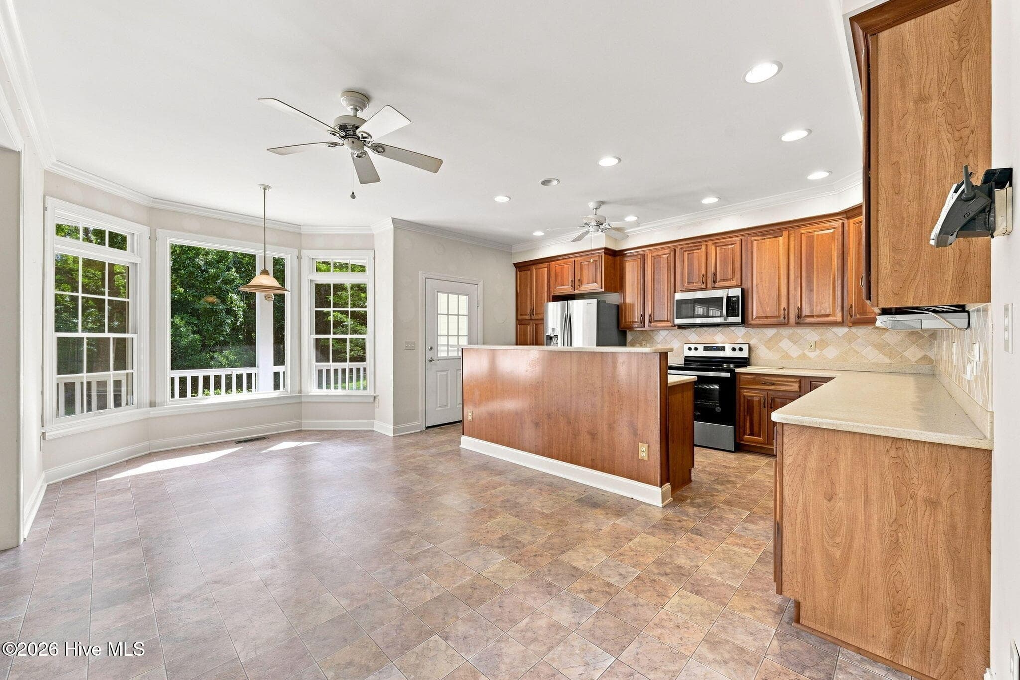 Single Family Residence at 303 Creekview Drive, Hampstead, NC 28443, photo 24 of 56