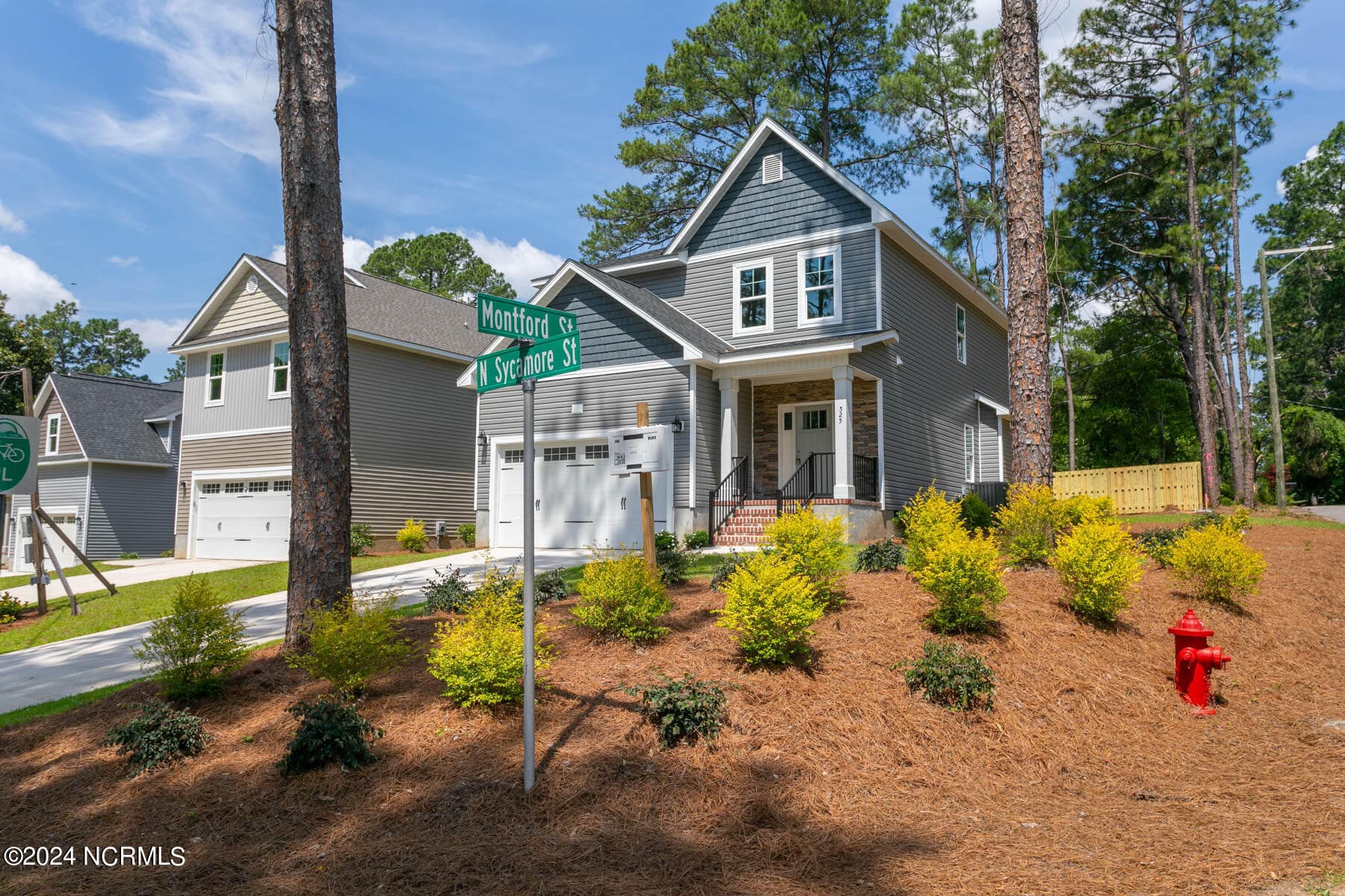 Single Family Residence at 525 N Sycamore Street, Aberdeen, NC 28315, photo 2 of 43