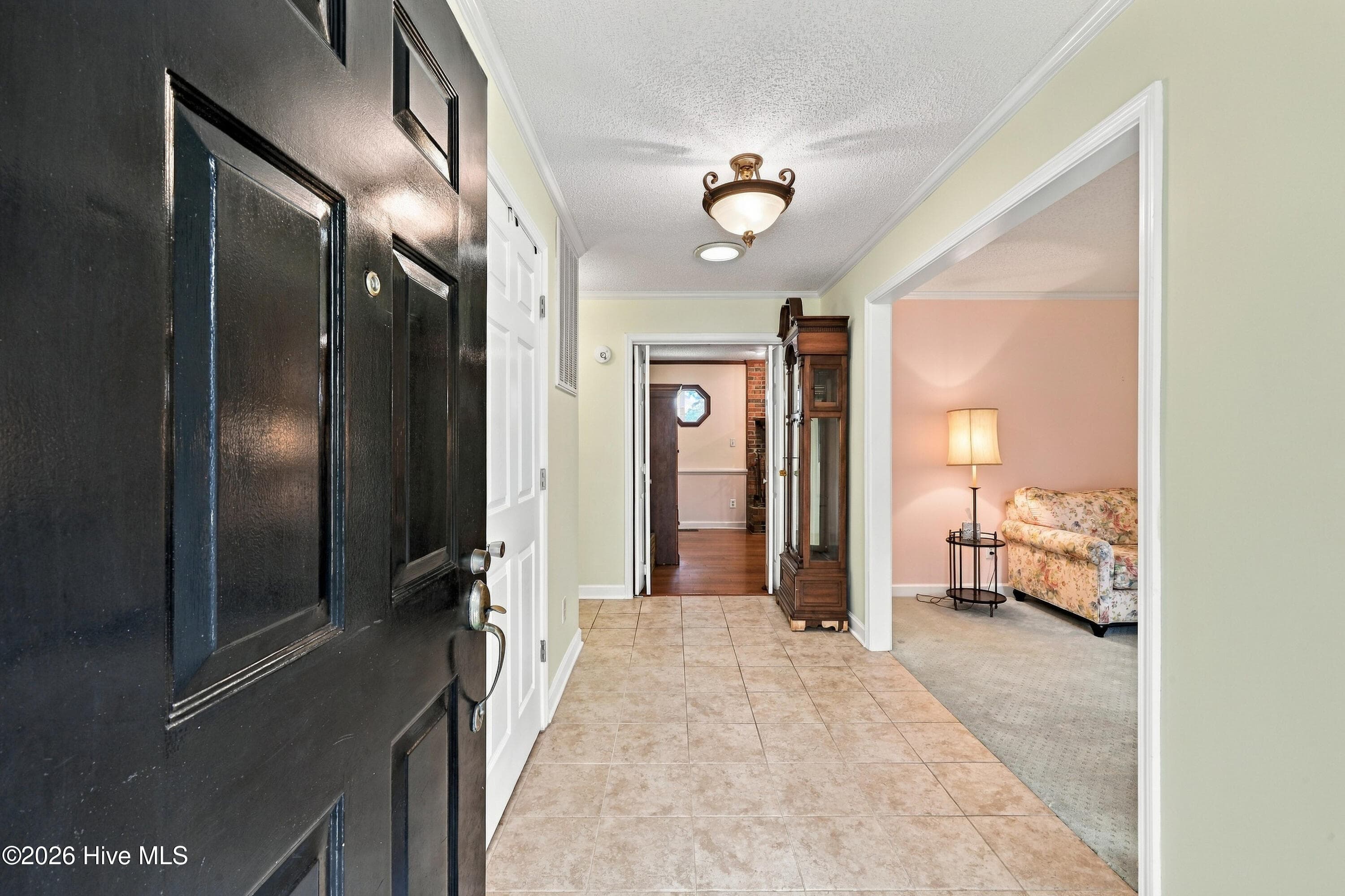 Single Family Residence at 715 Plantation Drive, New Bern, NC 28562, photo 5 of 53