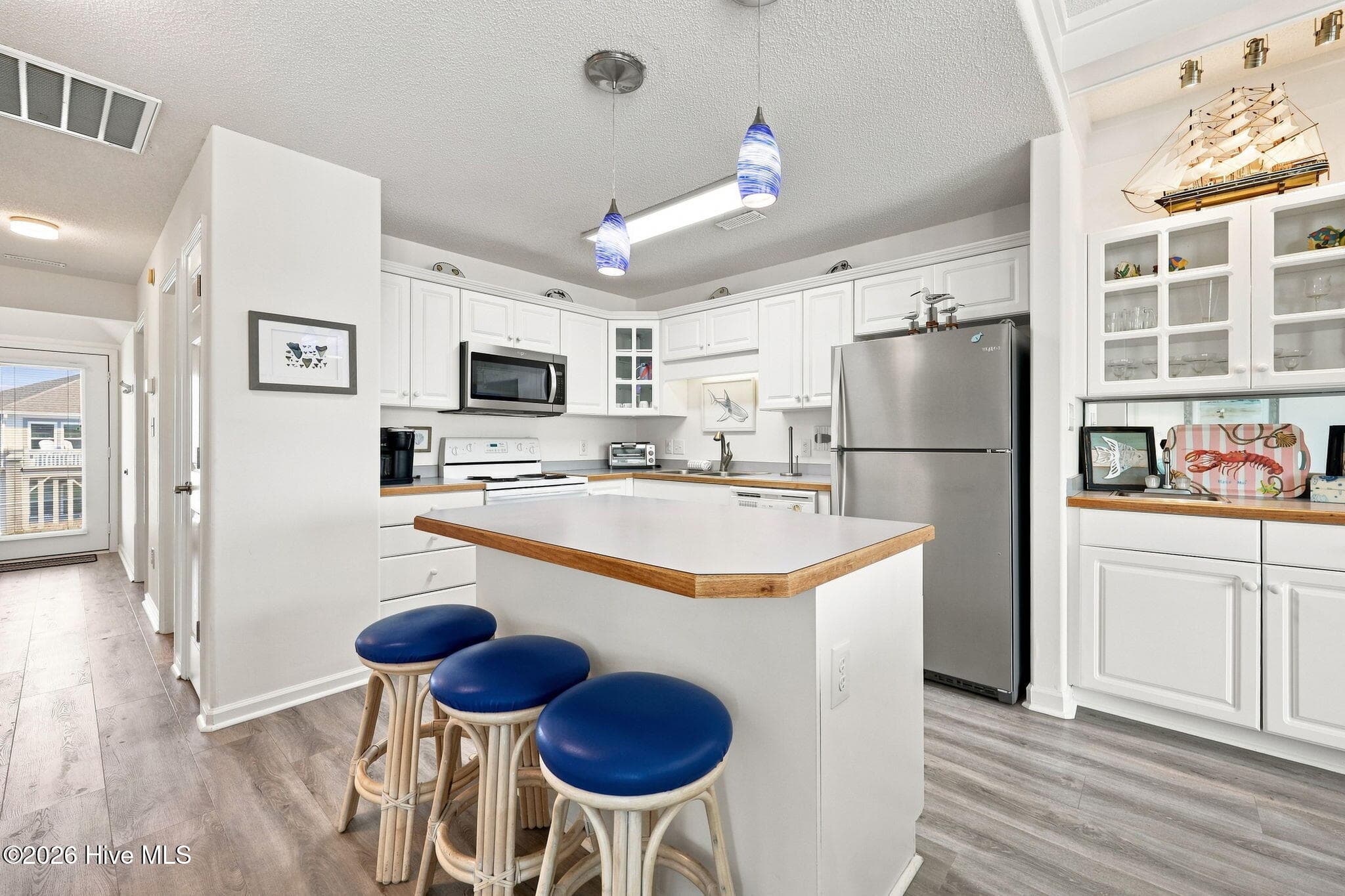 Condominium at 2913 Pointe West Drive B3, Emerald Isle, NC 28594, photo 11 of 39
