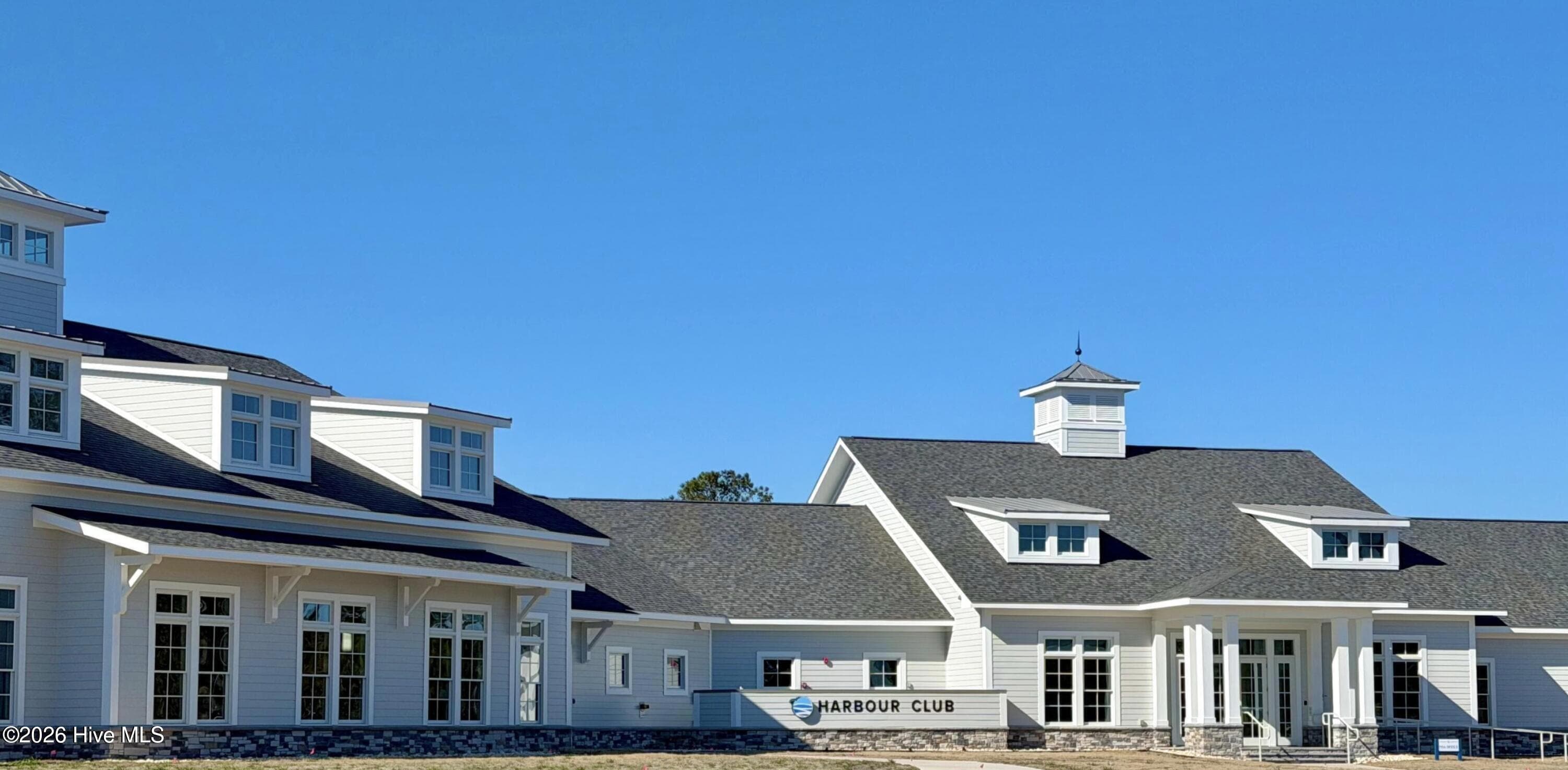 Single Family Residence at 1318 Caracara Drive, New Bern, NC 28560, photo 3 of 33
