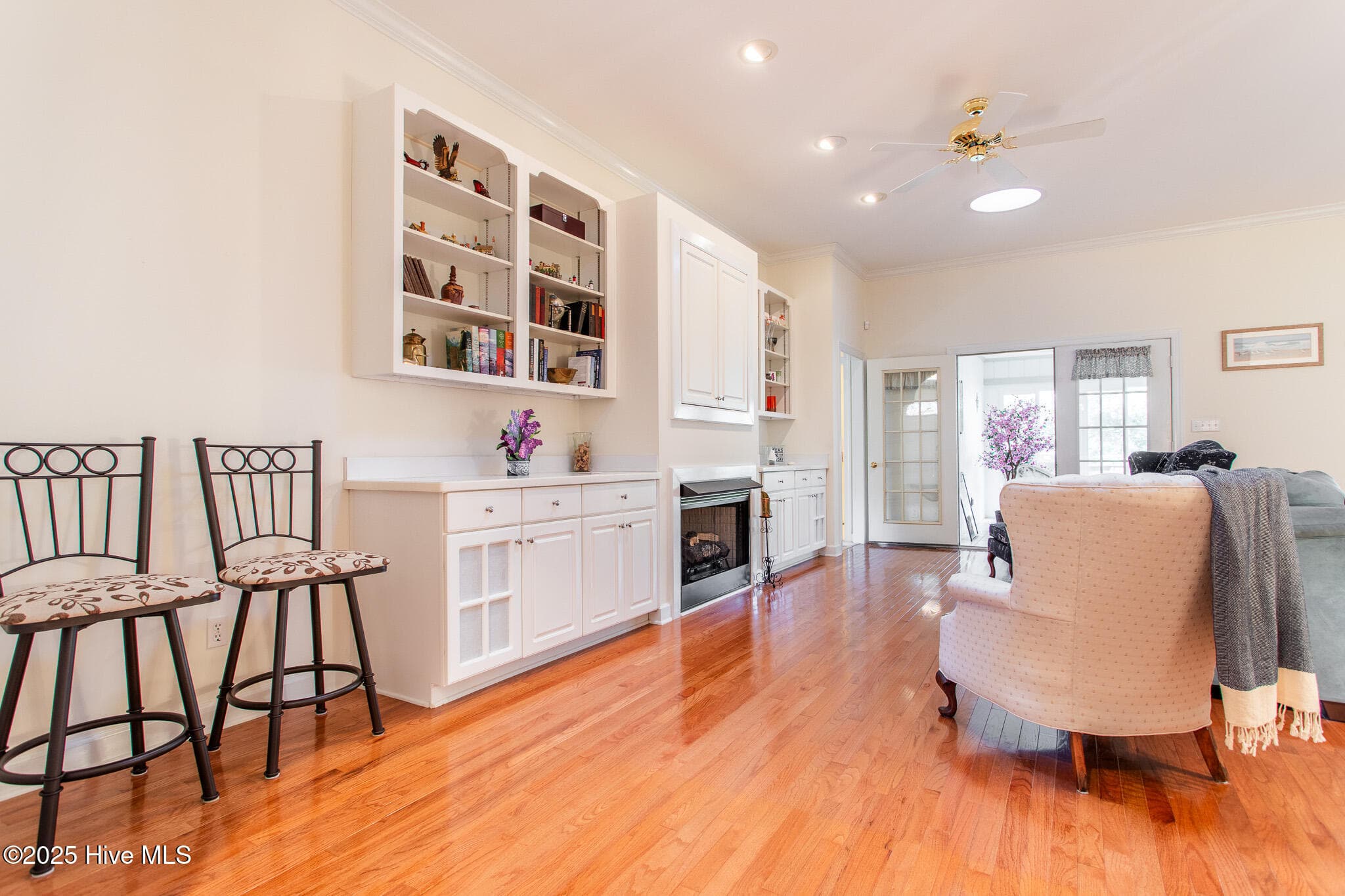 Family room - 122 Waccamaw Drive, Hertford, NC 27944