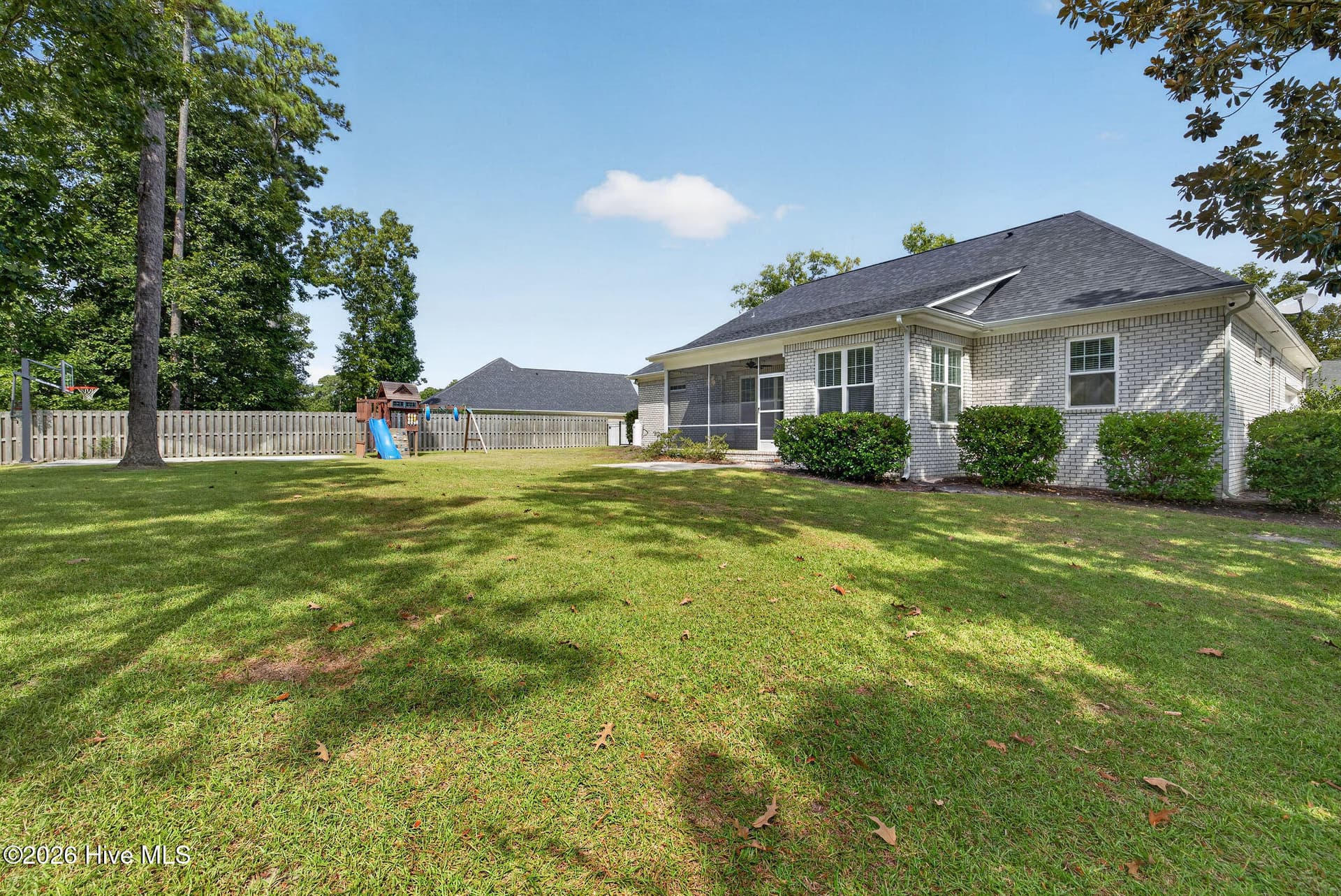 Single Family Residence at 646 Crown Pointe Drive, Hampstead, NC 28443, photo 6 of 44