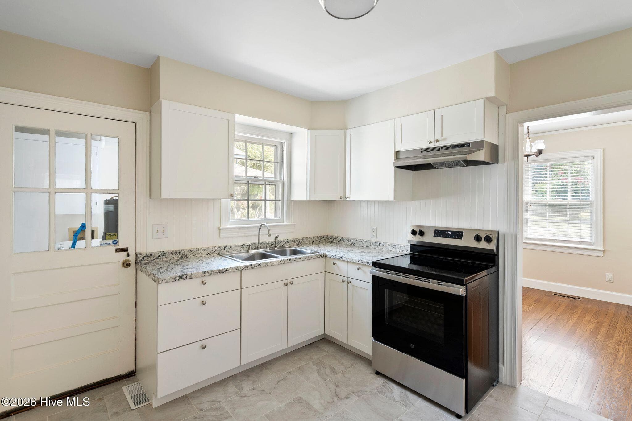 Single Family Residence at 233 N 25th Street, Wilmington, NC 28405, photo 16 of 43