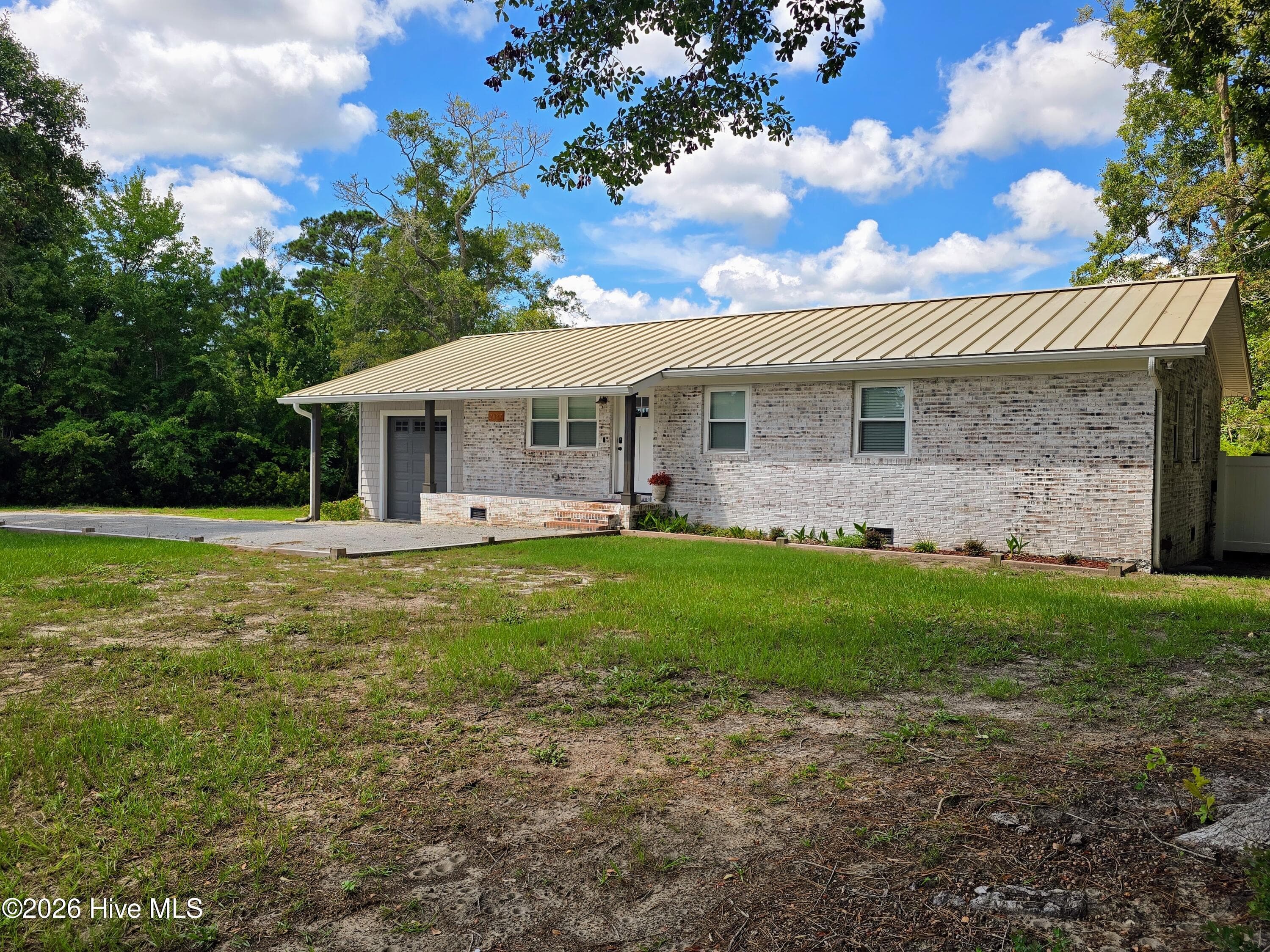 Single Family Residence at 2037 Oxpen Road SW, Supply, NC 28462, photo 5 of 73