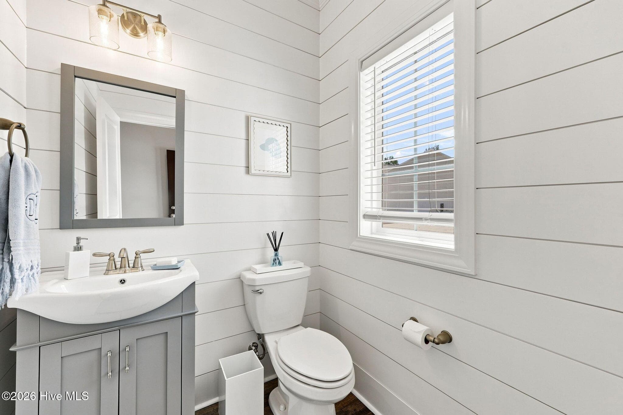 half bath , ship lap - 3516 Richter Way A, Greenville, NC 27834