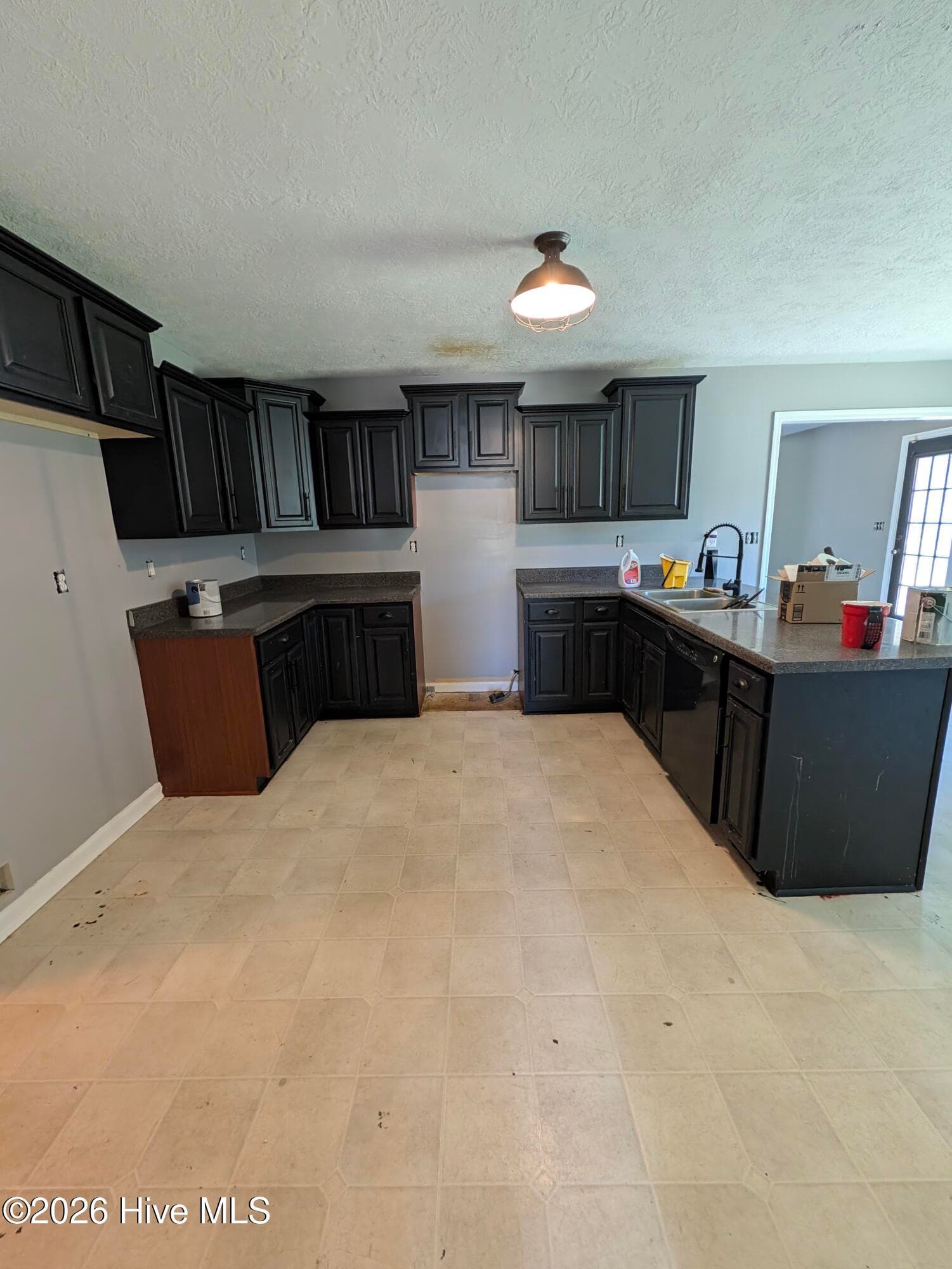 Kitchen - 423 Weeks Street, Wadley, GA 30477