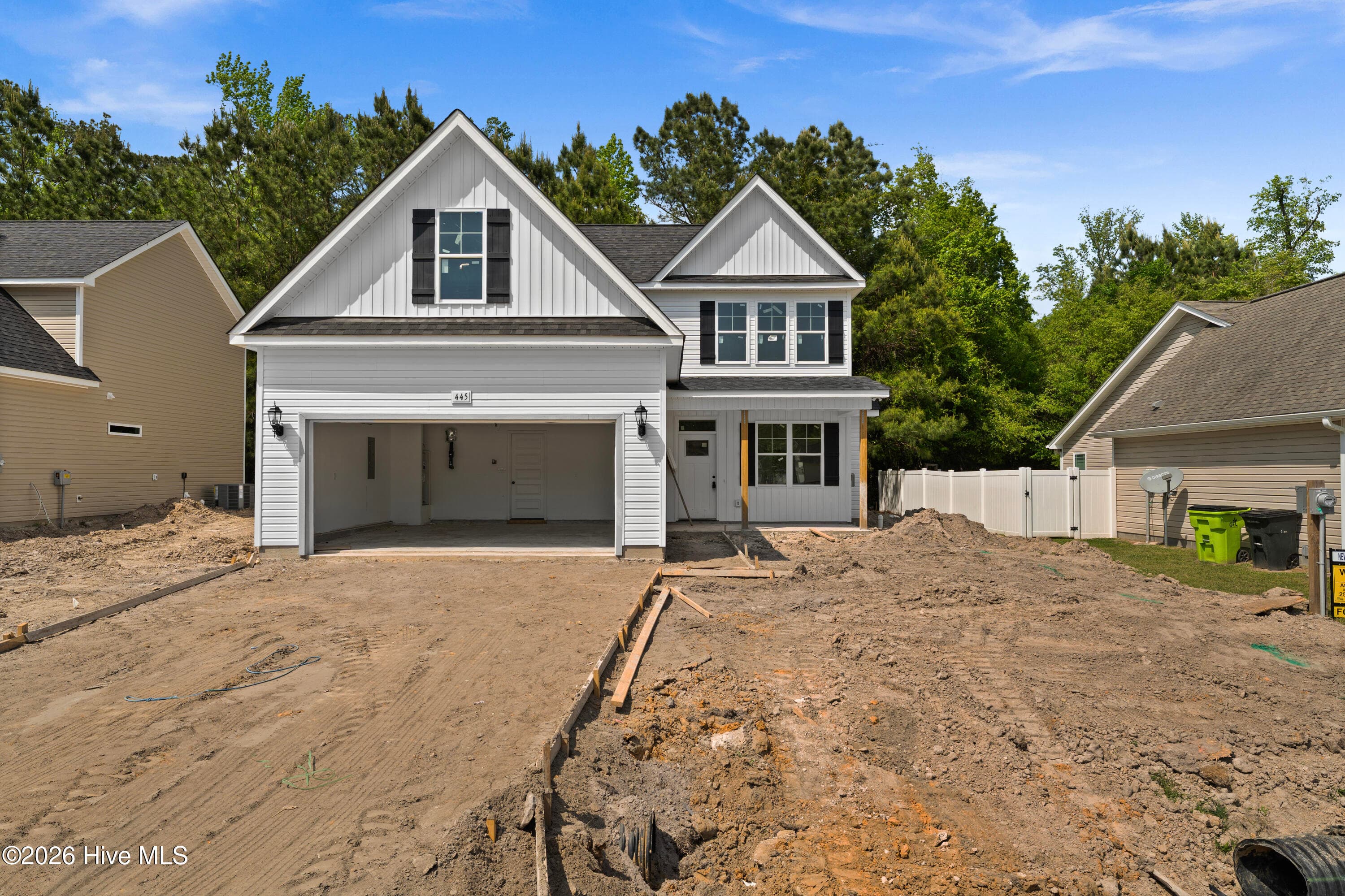 Single Family Residence at 445 Peregrine Ridge Drive, New Bern, NC 28560, photo 2 of 79