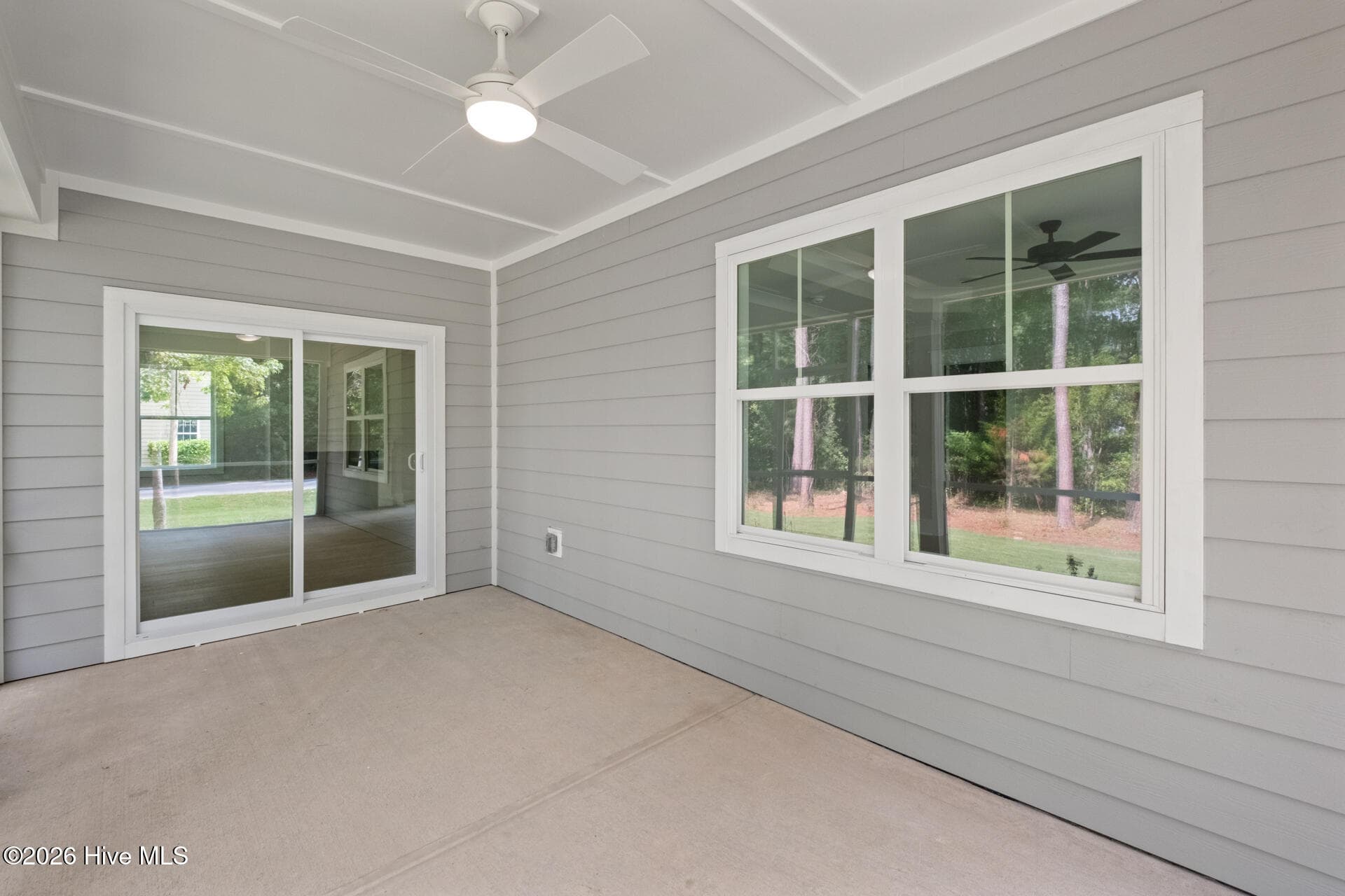 Single Family Residence at 222 Iris Way, Hampstead, NC 28443, photo 3 of 6