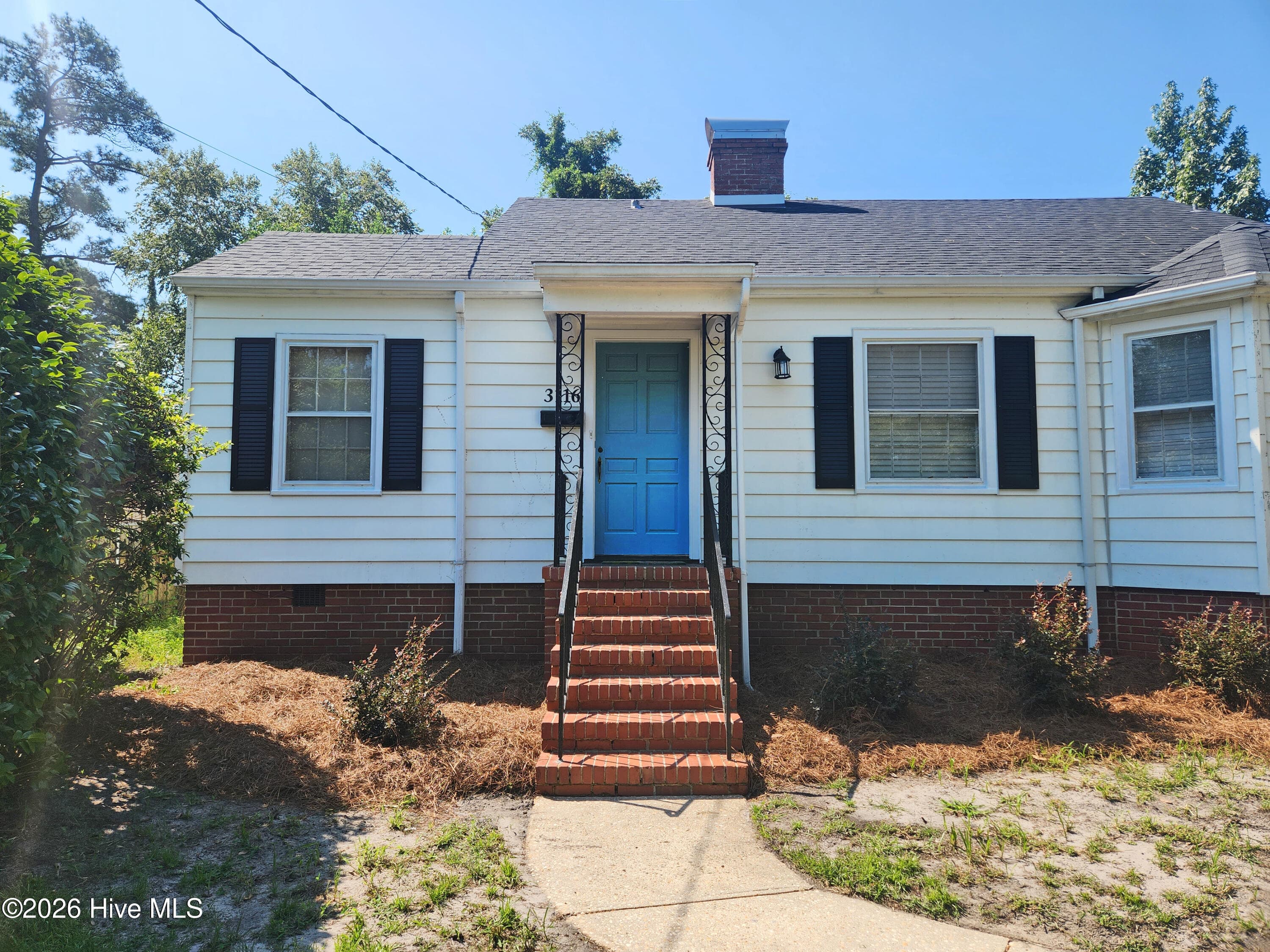 Single Family Residence at 3116 Camden Circle, Wilmington, NC 28403, photo 2 of 39