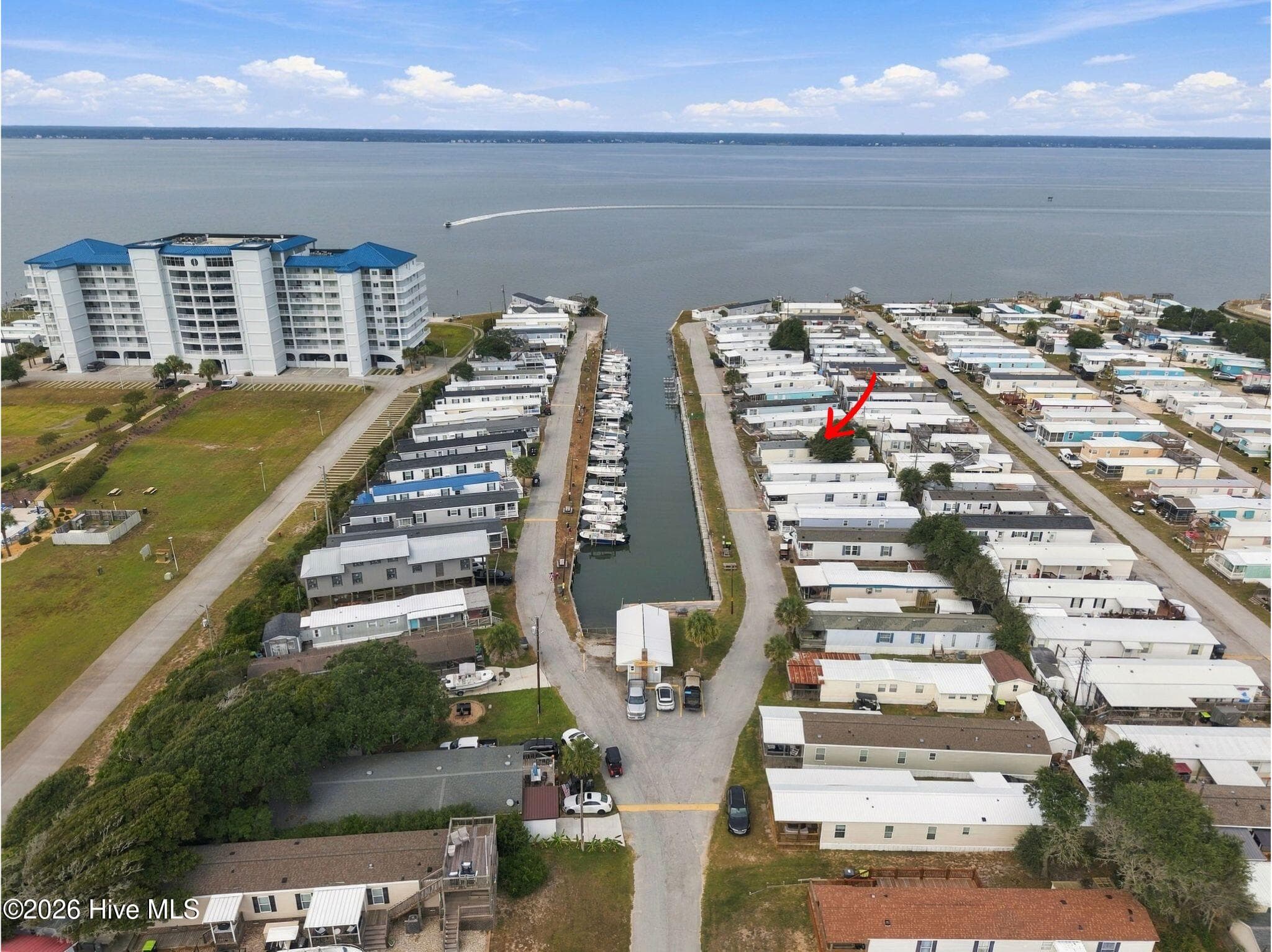 Manufactured Home at 1530 Salter Path Road 15, Indian Beach, NC 28512, photo 3 of 33