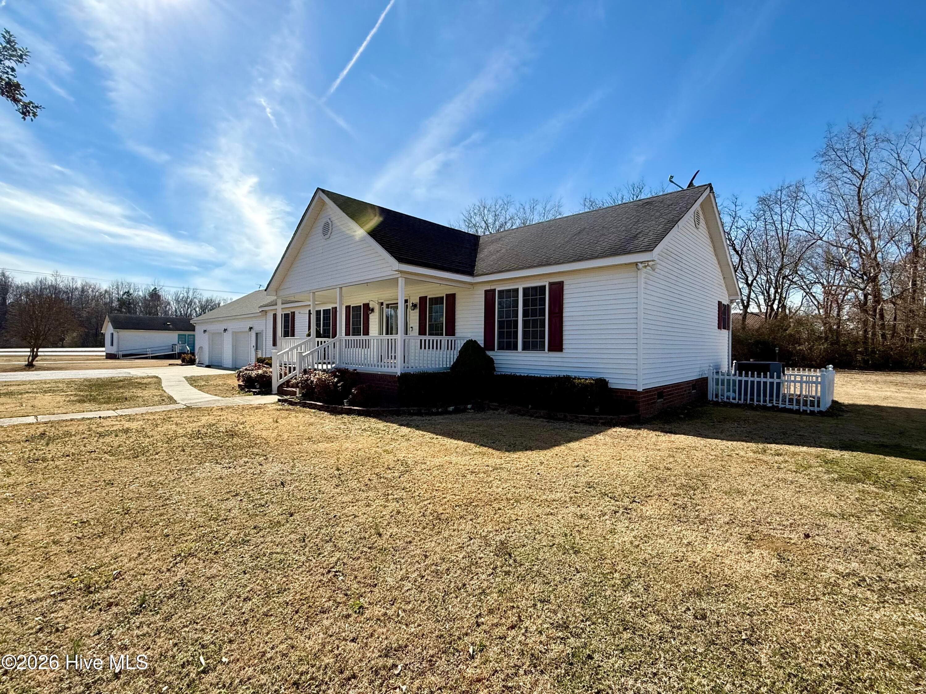 Manufactured Home at 1045 Mascot Lane, Williamston, NC 27892, Williamston, photo 5 of 64