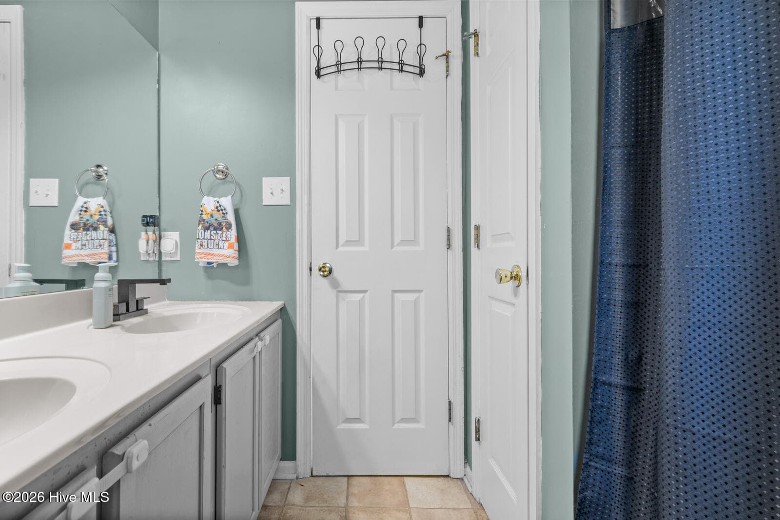 Single Family Residence at 405 Wolf Run Drive, Jacksonville, NC 28546, photo 21 of 31