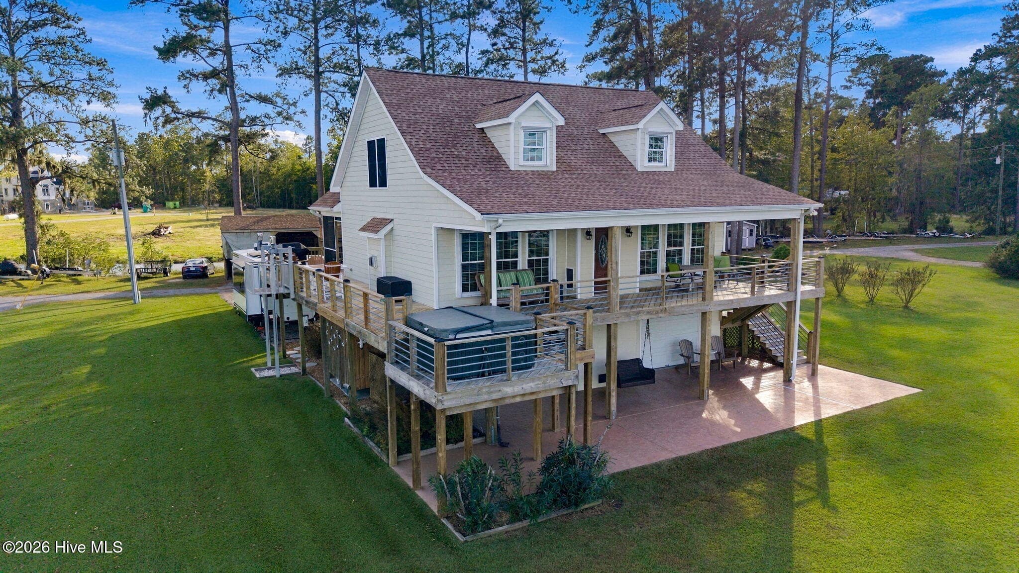 Single Family Residence at 127 Dickinson Road, Chocowinity, NC 27817, photo 2 of 56