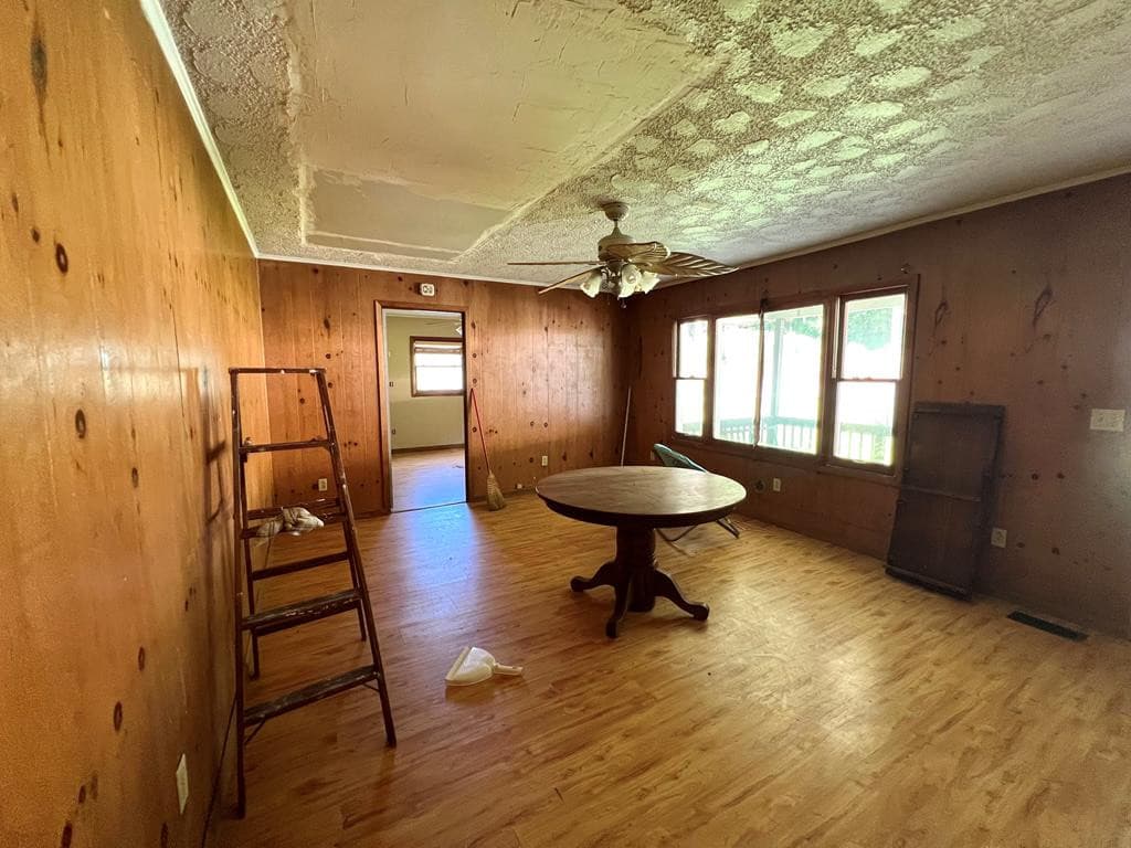 Residential at 1050 US Highway 19, Topton, NC 28781, photo 3 of 31