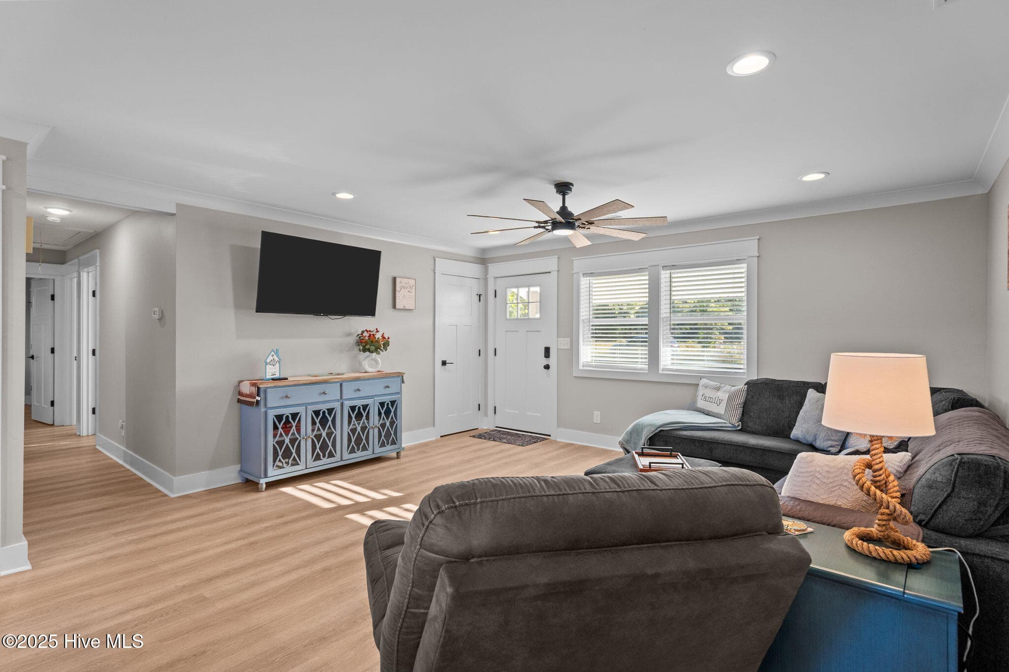 LIVING ROOM - 2037 Oxpen Road SW, Supply, NC 28462