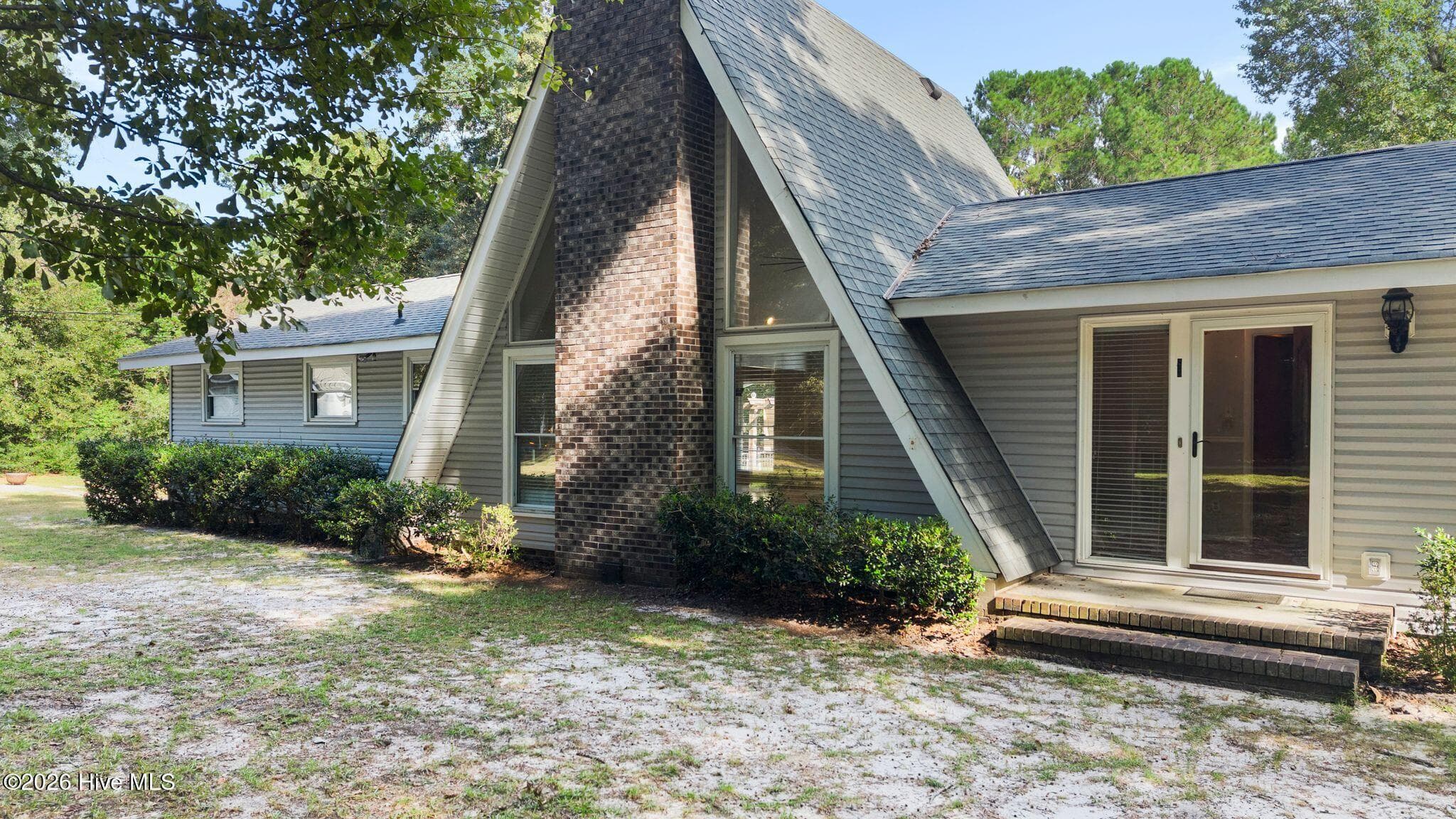 Single Family Residence at 220 Brockway Road, Wilmington, NC 28411, photo 7 of 97