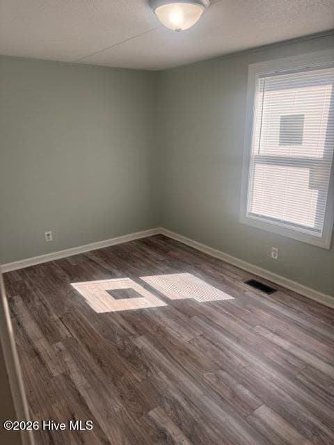 Manufactured Home at 322 N Winchester Lane, Hubert, NC 28539, photo 12 of 65