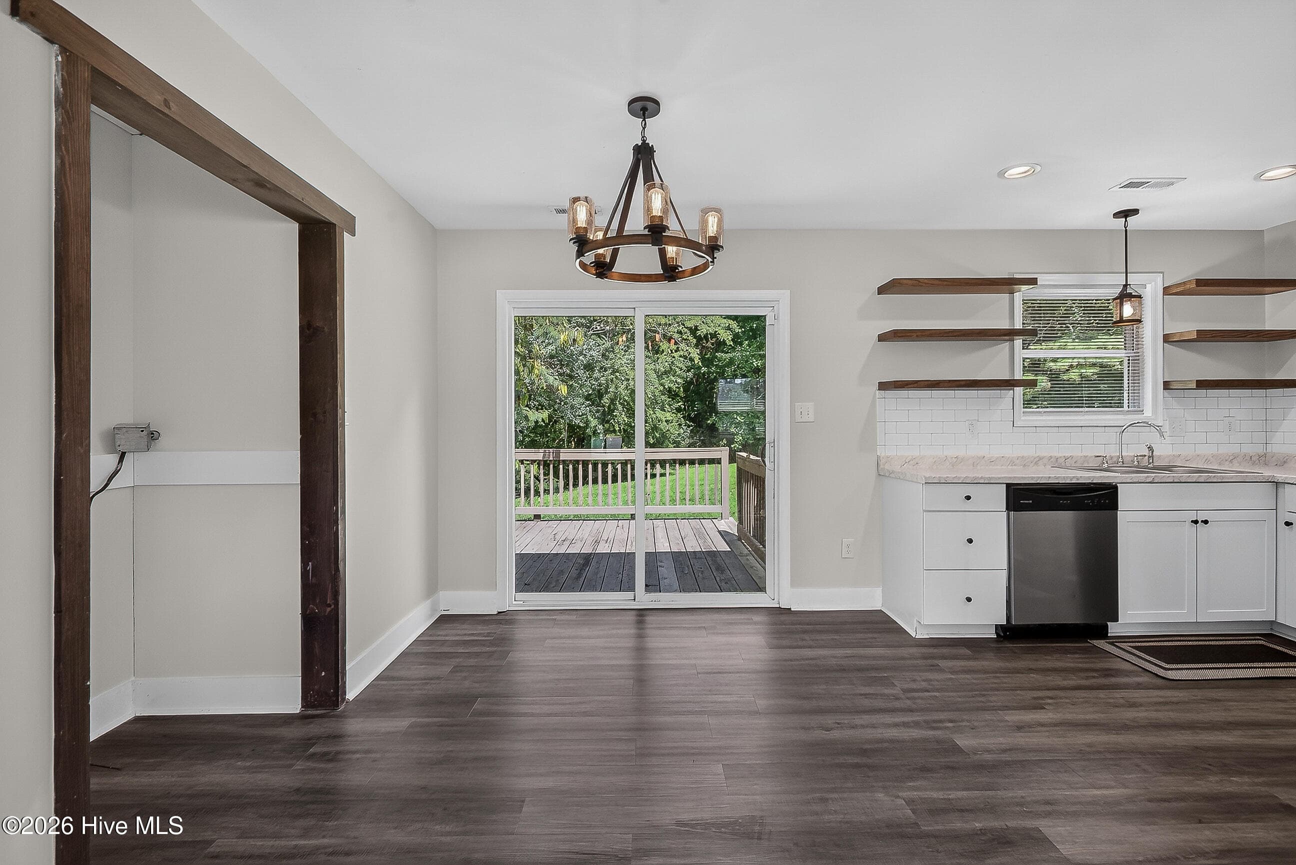 Single Family Residence at 912 Laurel Lane, Jacksonville, NC 28546, photo 15 of 35