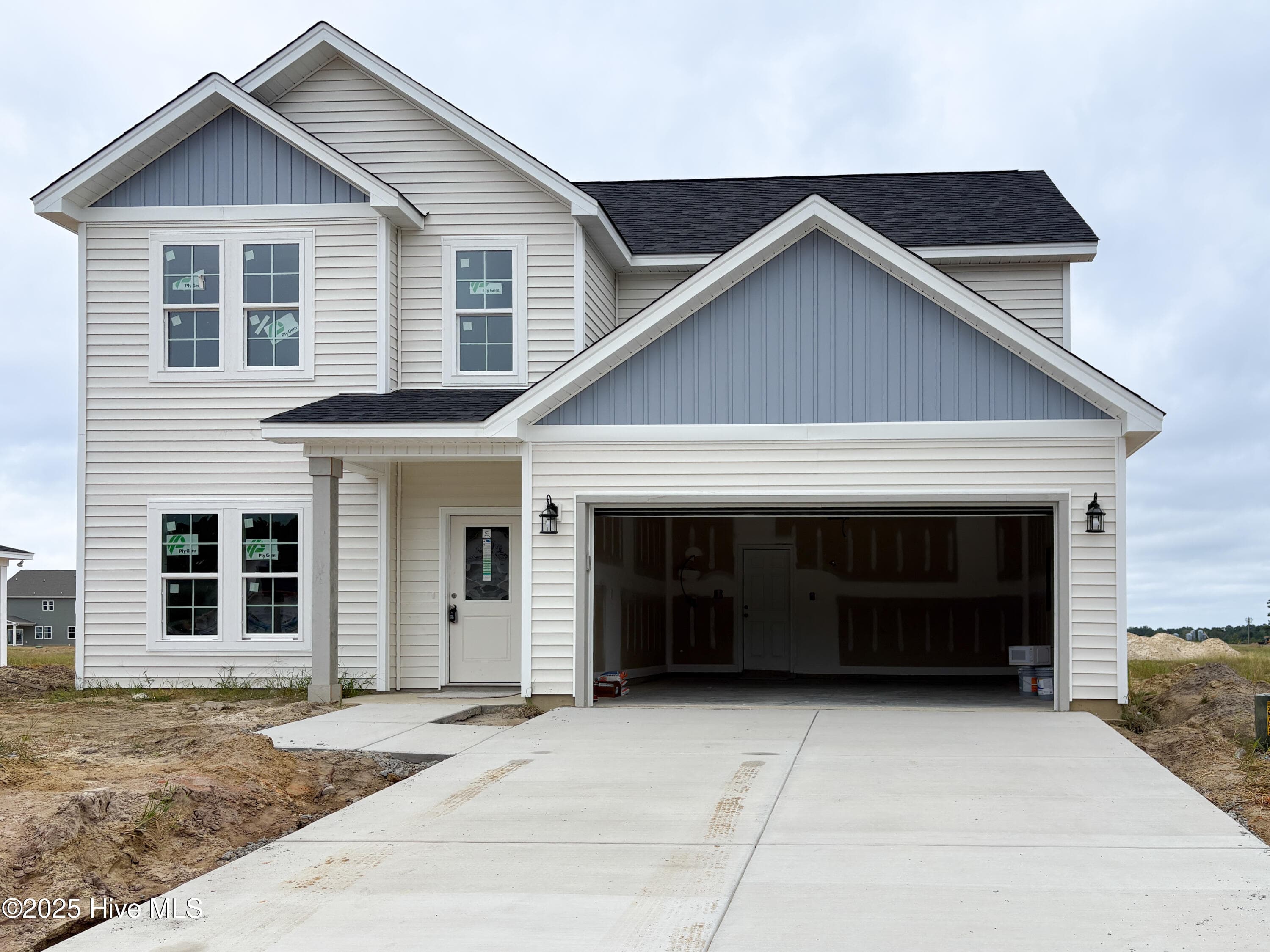 911 Wild Azalea Way, Hubert, NC 28539