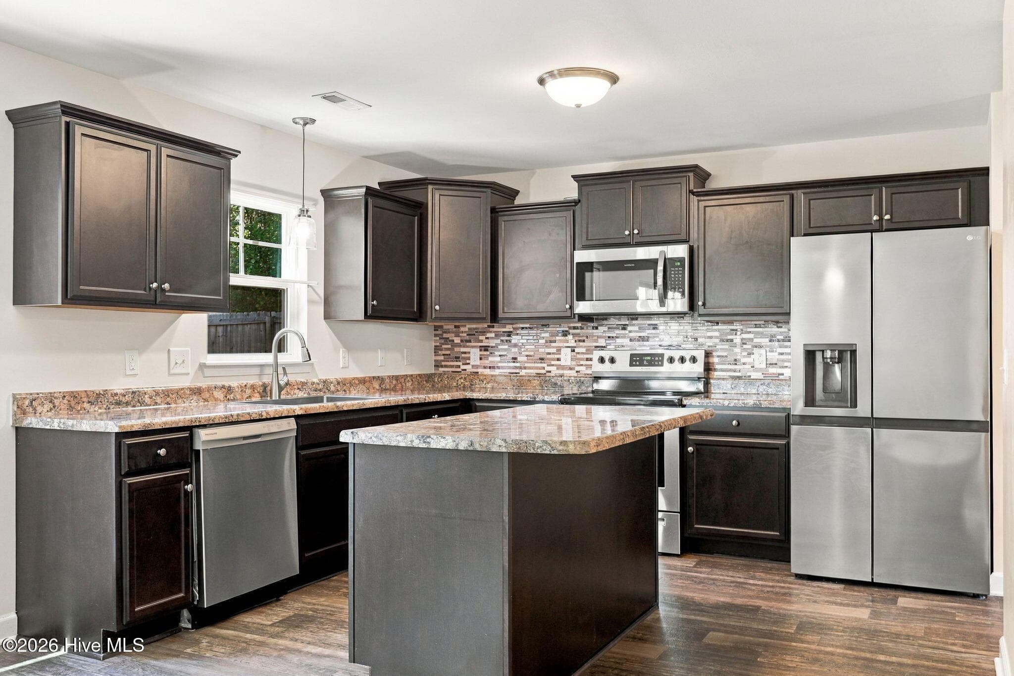 Single Family Residence at 337 James Hedrick Court, Jacksonville, NC 28540, photo 15 of 61