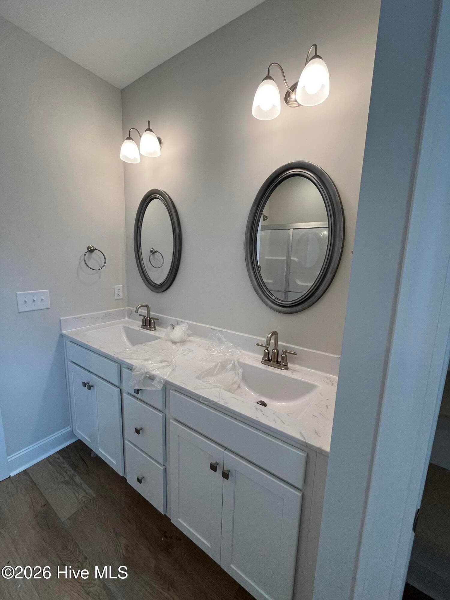 owner bath - 3229 Meadow Drive, Farmville, NC 27828