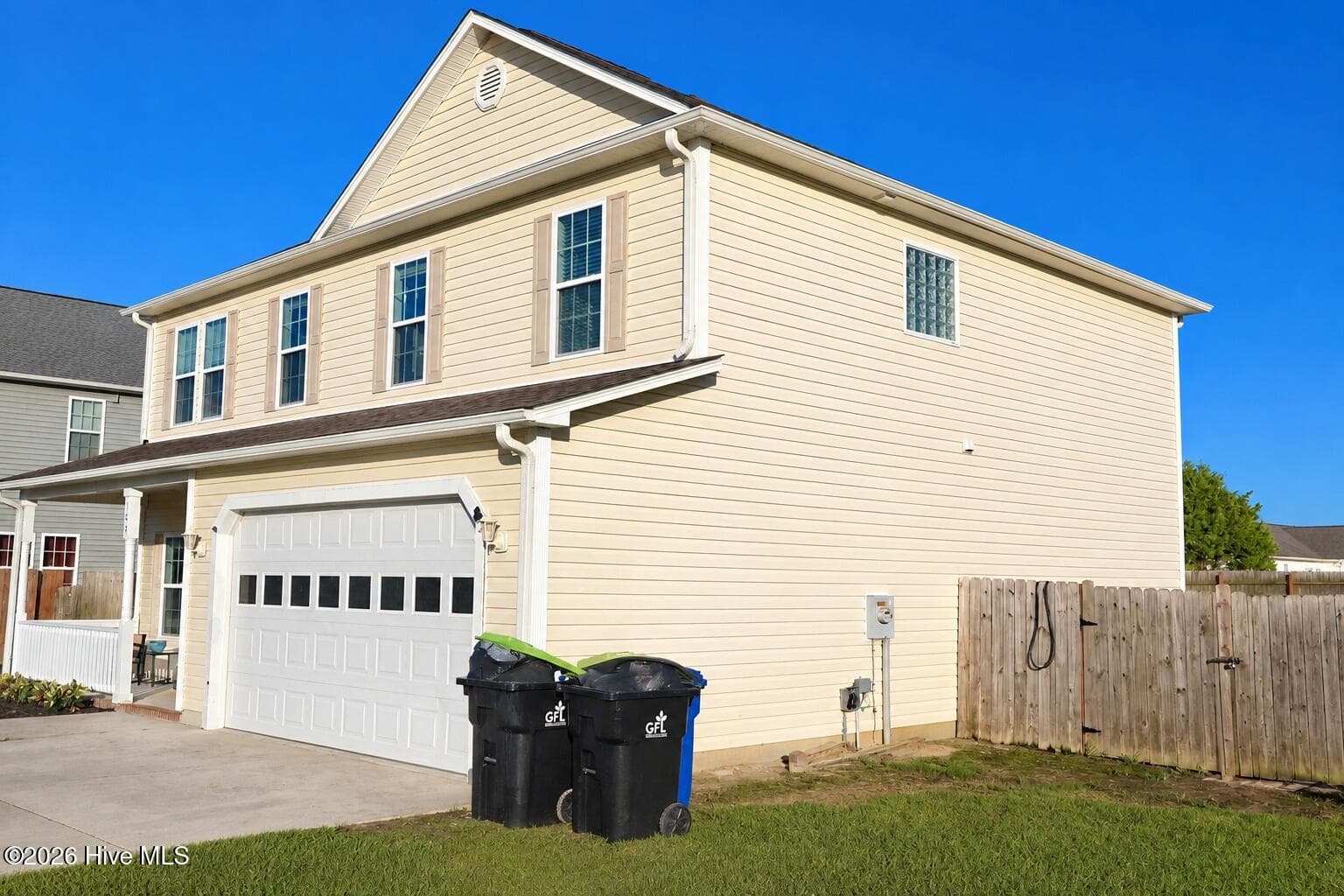 Single Family Residence at 103 Amberwine Circle, Richlands, NC 28574, photo 6 of 34
