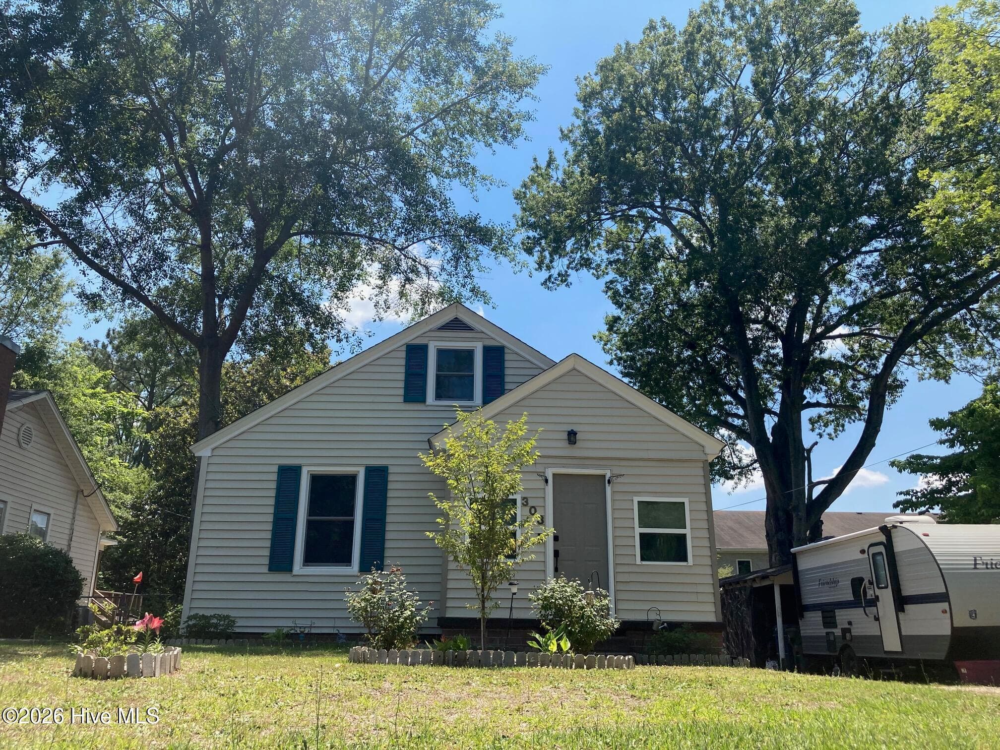Single Family Residence at 303 E 11th Street, Washington, NC 27889, photo 4 of 163