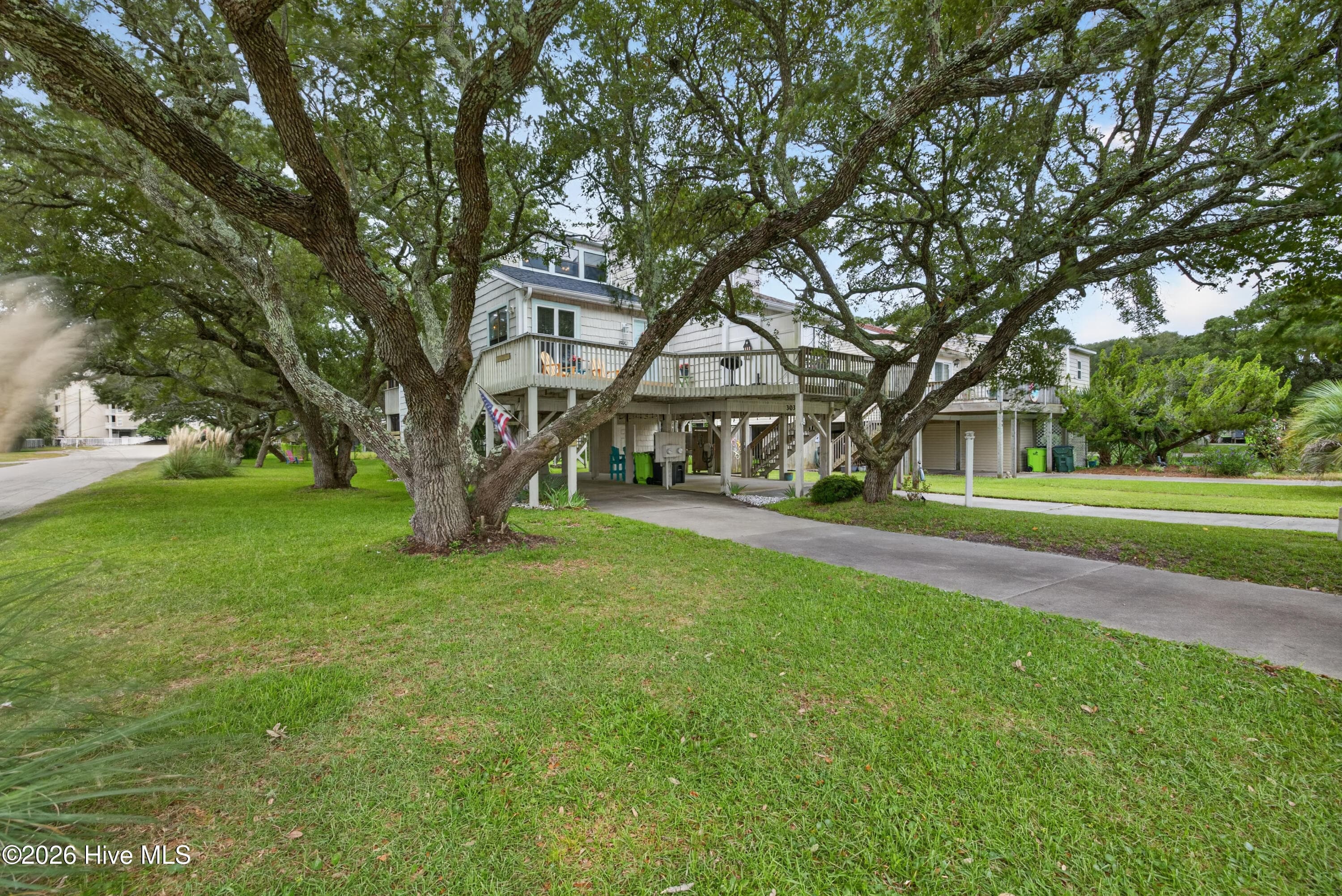 Large corner lot - 301 Bay Circle, North Topsail Beach, NC 28460