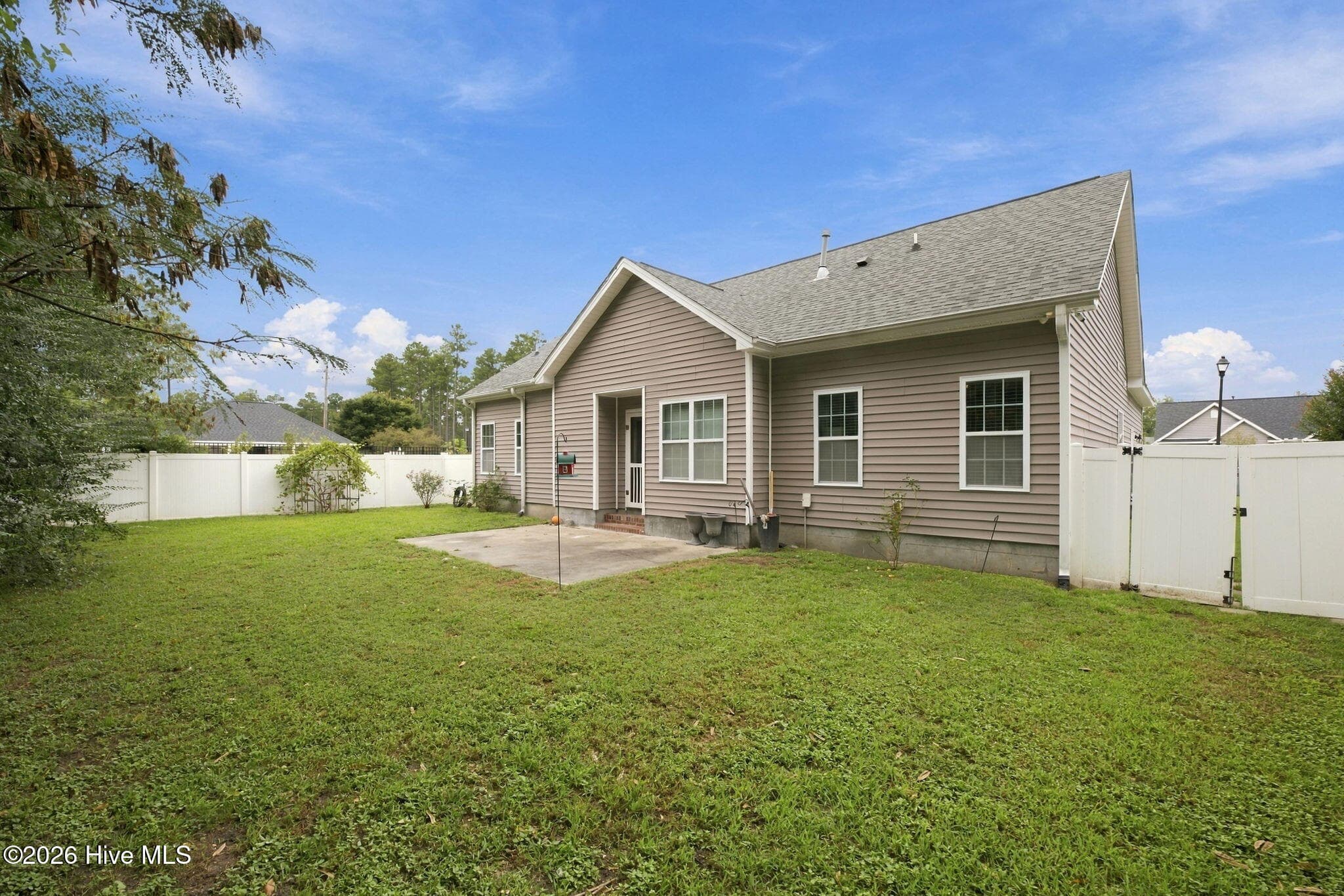Single Family Residence at 104 Lynden Lane, New Bern, NC 28560, photo 44 of 51