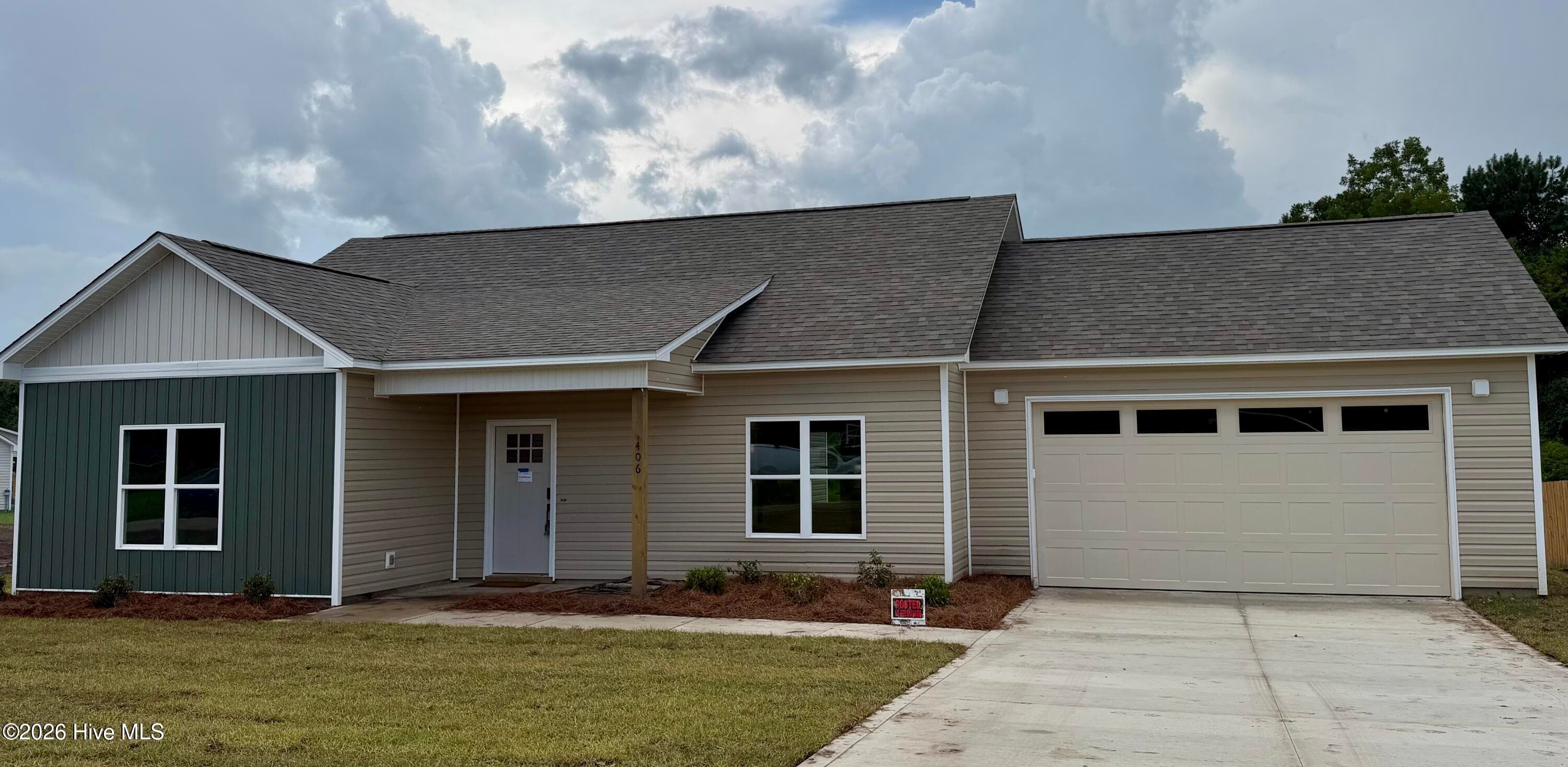 Single Family Residence at 406 Wade Drive, Richlands, NC 28574, photo 4 of 86