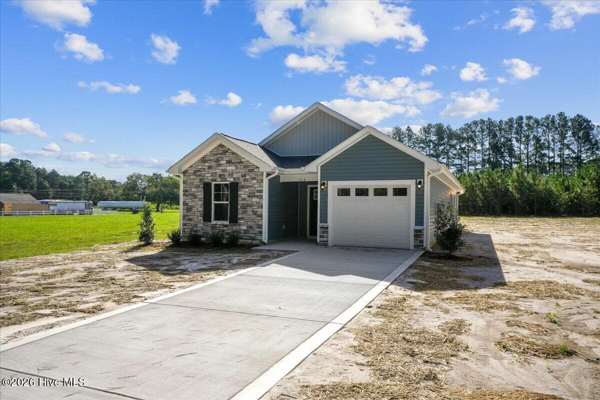 Single Family Residence at 314 E Howard Street, Roseboro, NC 28382, Roseboro, photo 8 of 37