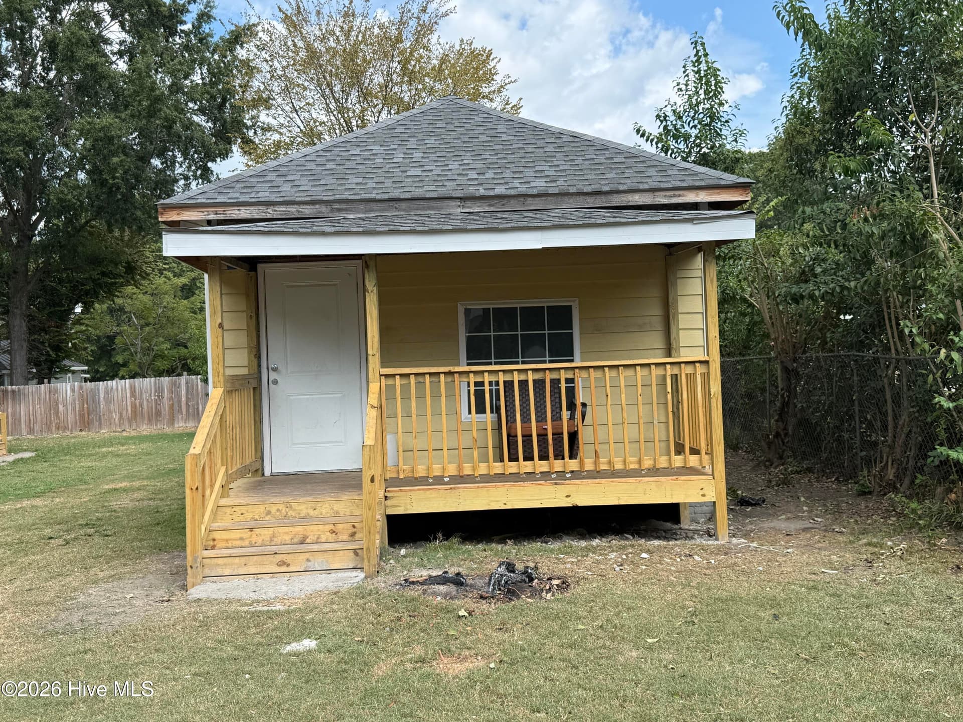 Single Family Residence at 911 Washington Street E, Wilson, NC 27893, photo 14 of 20