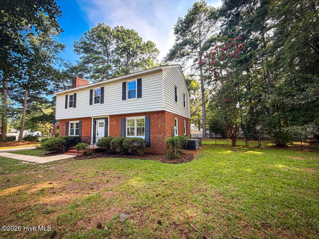 Single Family Residence at 1701 Scotty Drive, Goldsboro, NC 27534, photo 2 of 45
