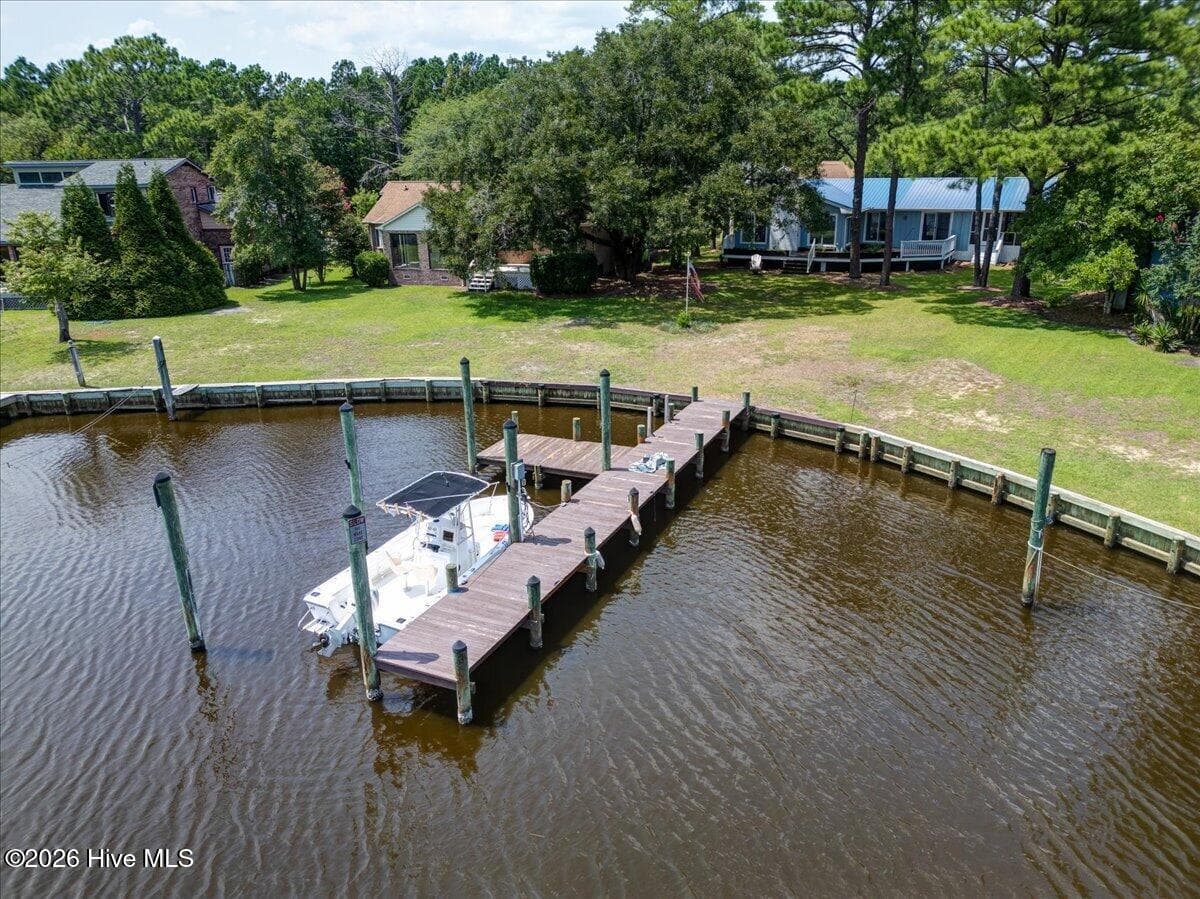Single Family Residence at 5724 Gondolier Drive, New Bern, NC 28560, New Bern, photo 6 of 59