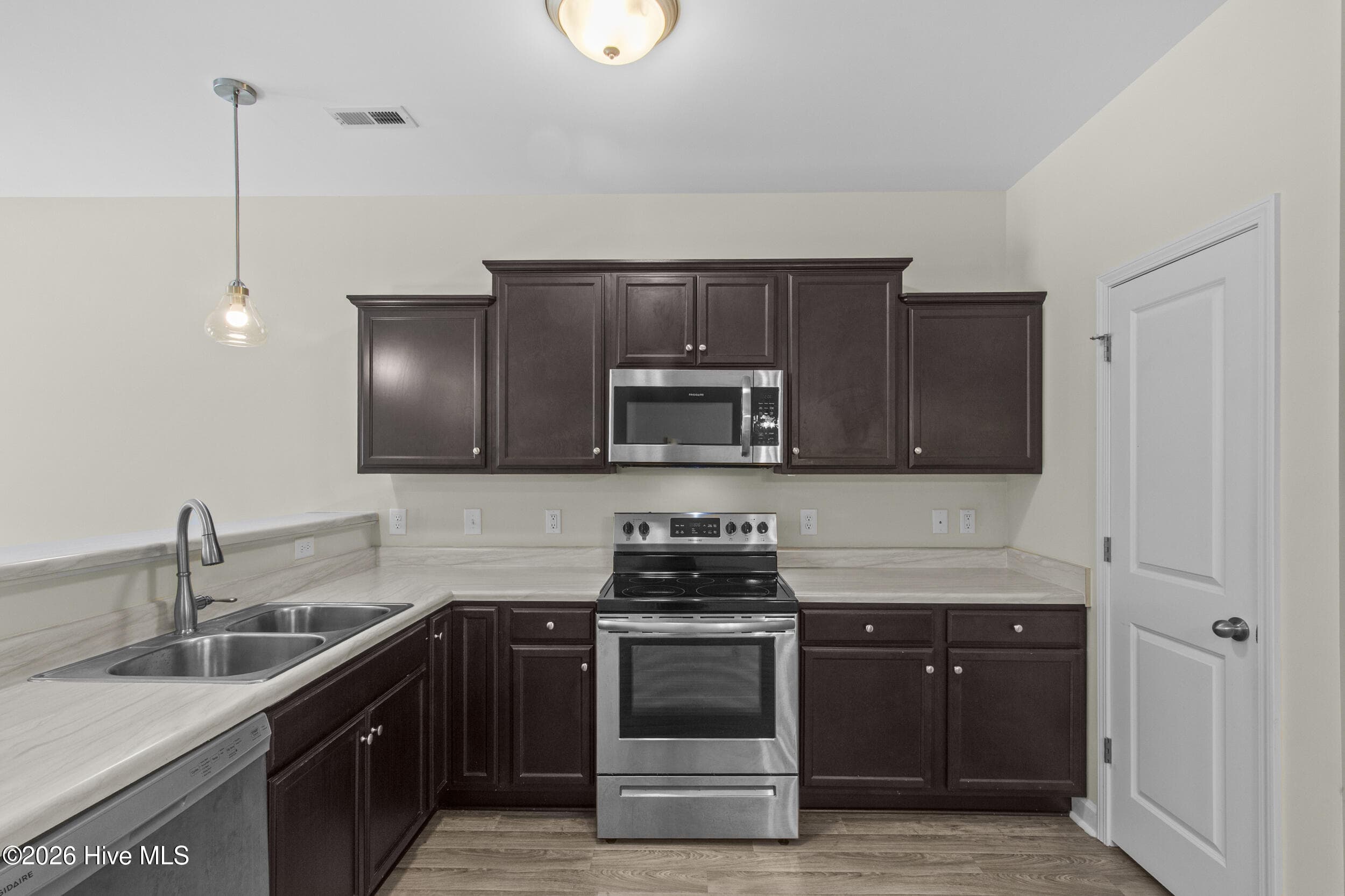 Townhouse at 109 Jaydn Drive E, Jacksonville, NC 28546, Jacksonville, photo 18 of 38