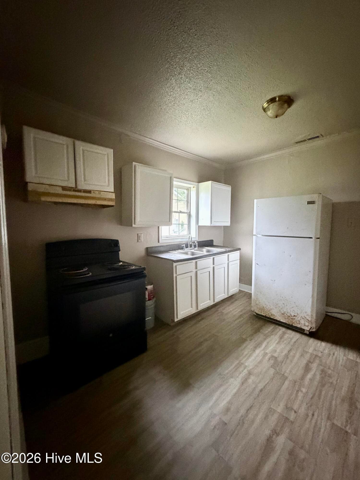 Single Family Residence at 207 E Peterson Street, Edenton, NC 27932, photo 6 of 10