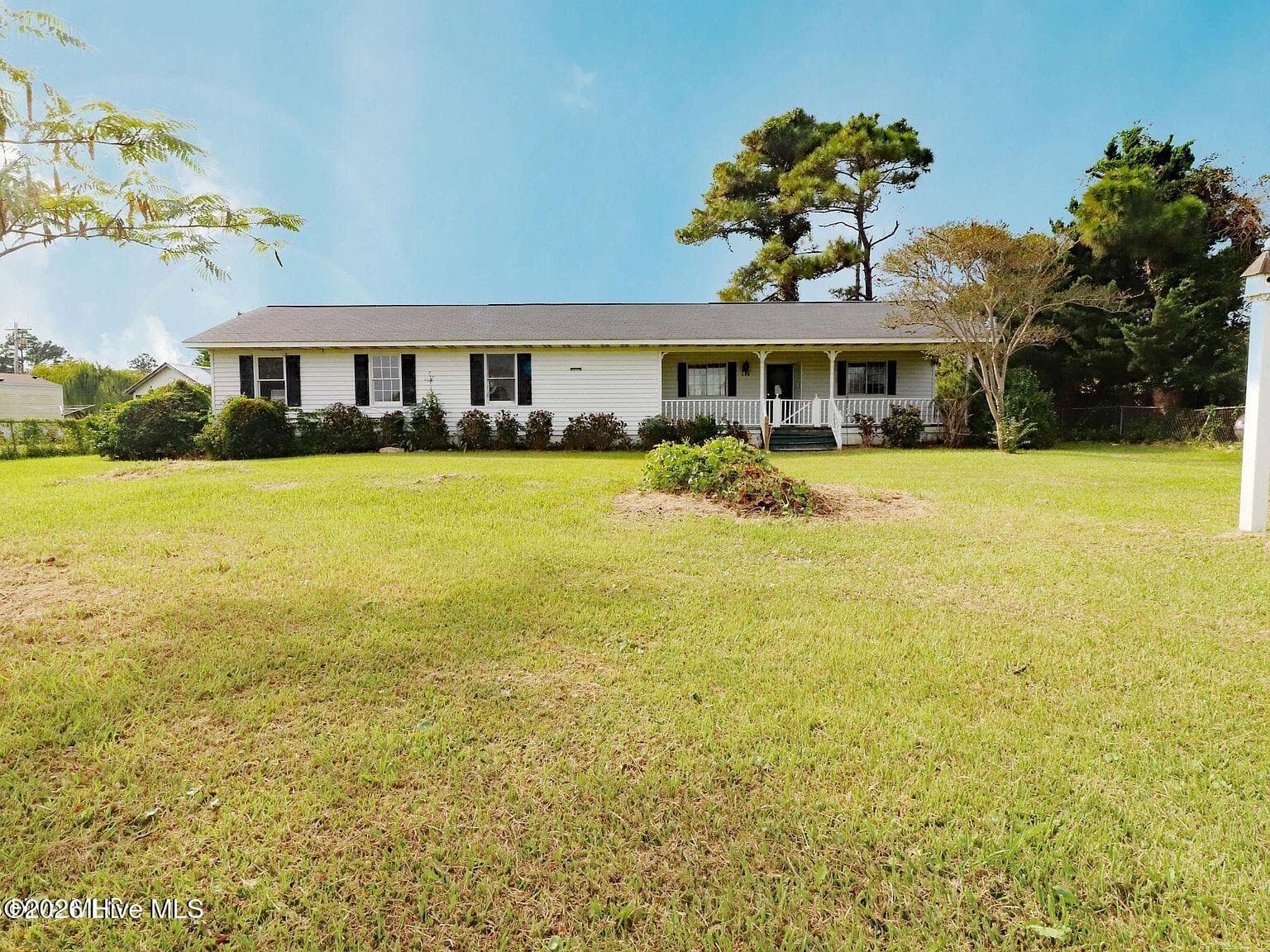 Manufactured Home at 115 Canal Drive, Harkers Island, NC 28531, photo 2 of 61