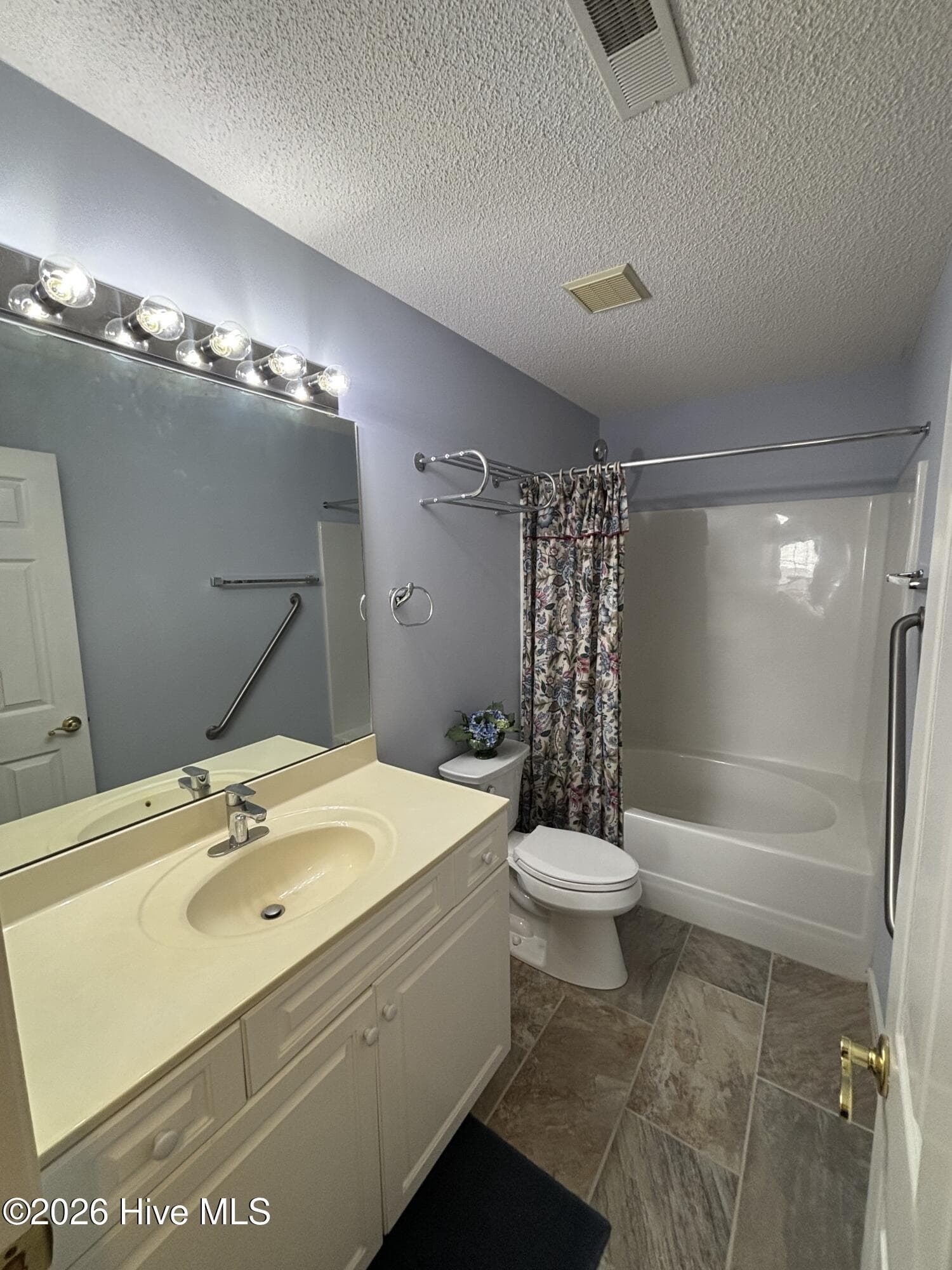 Single Family Residence at 637 Lanvale Hills Circle, Leland, NC 28451, photo 10 of 31