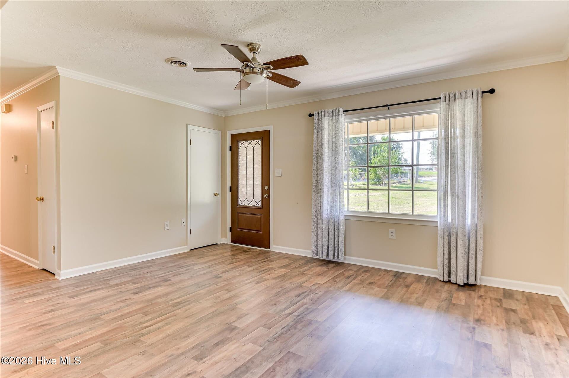 Single Family Residence at 301 Edgewood Drive, North Augusta, SC 29841, photo 5 of 37