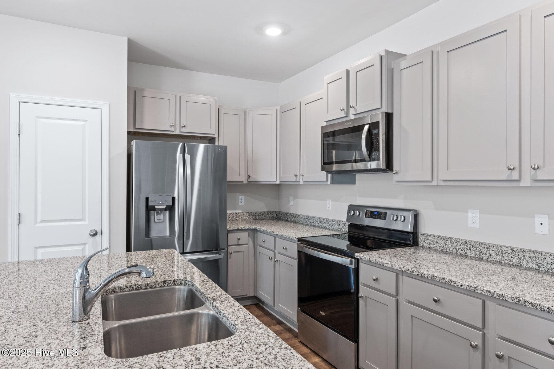 Townhouse at 1508 Dove Shell Way, Wilmington, NC 28405, photo 5 of 25