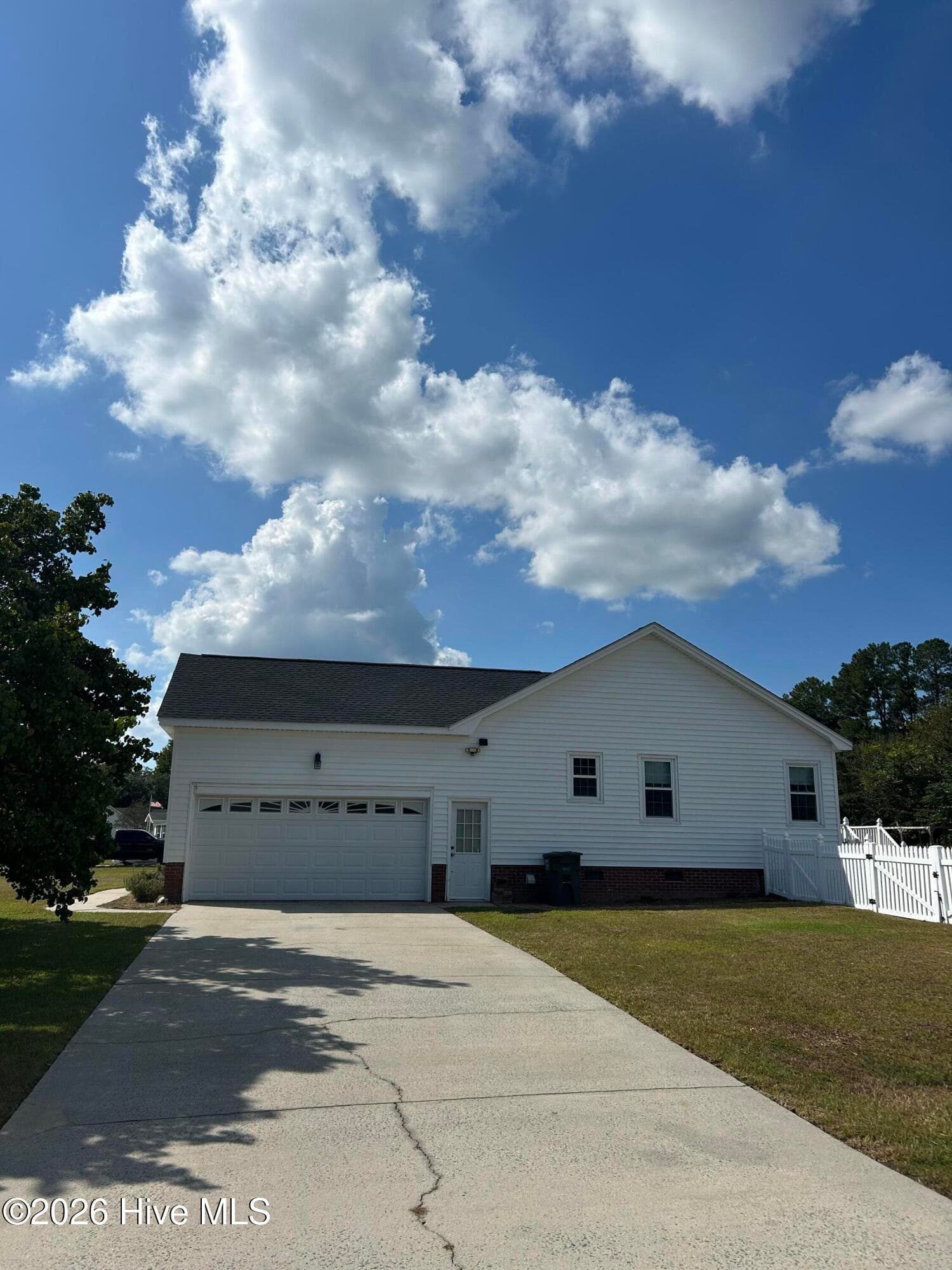 Single Family Residence at 103 Summer Wind Drive, Goldsboro, NC 27530, photo 6 of 50
